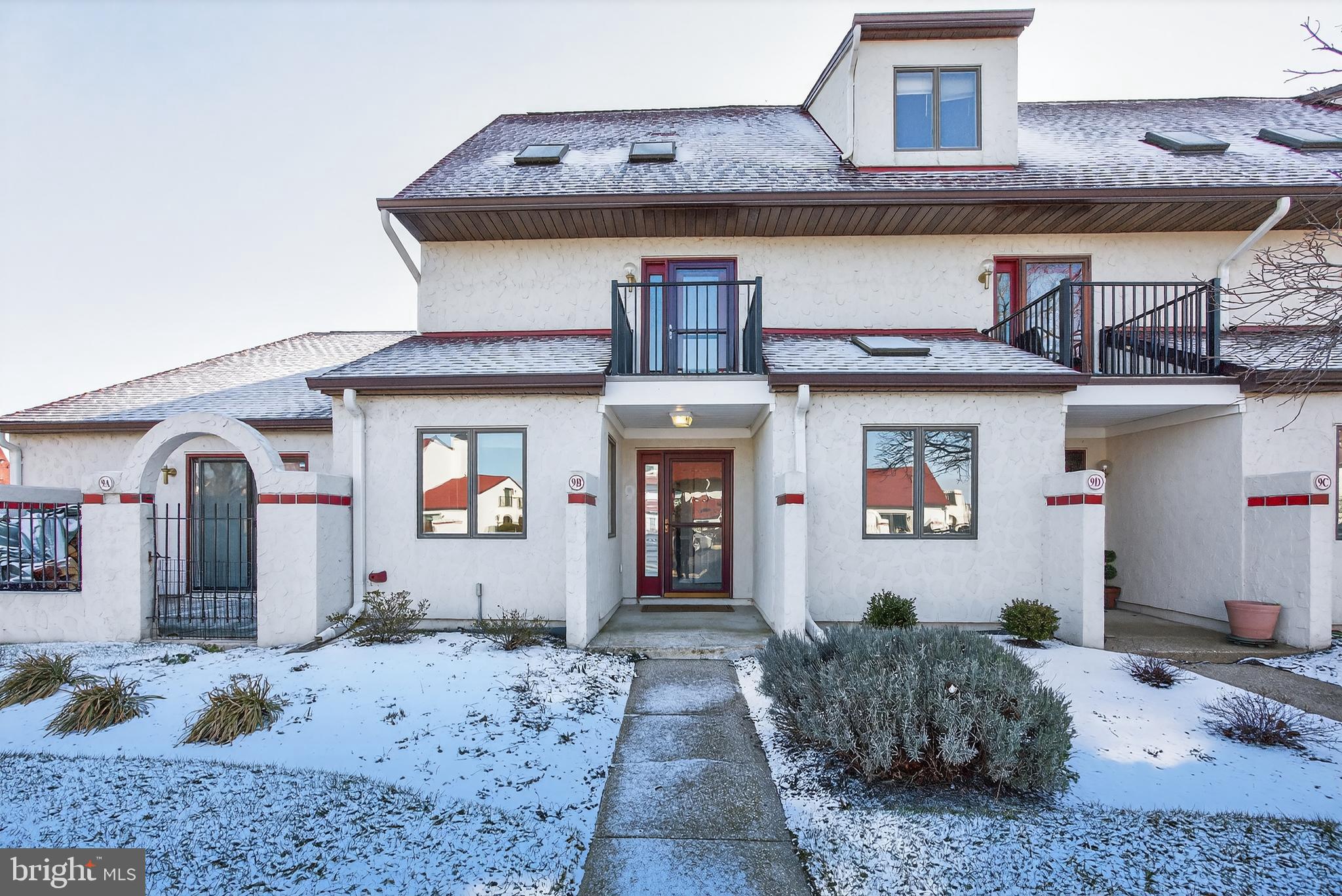 QUEENS LANDING - Residential