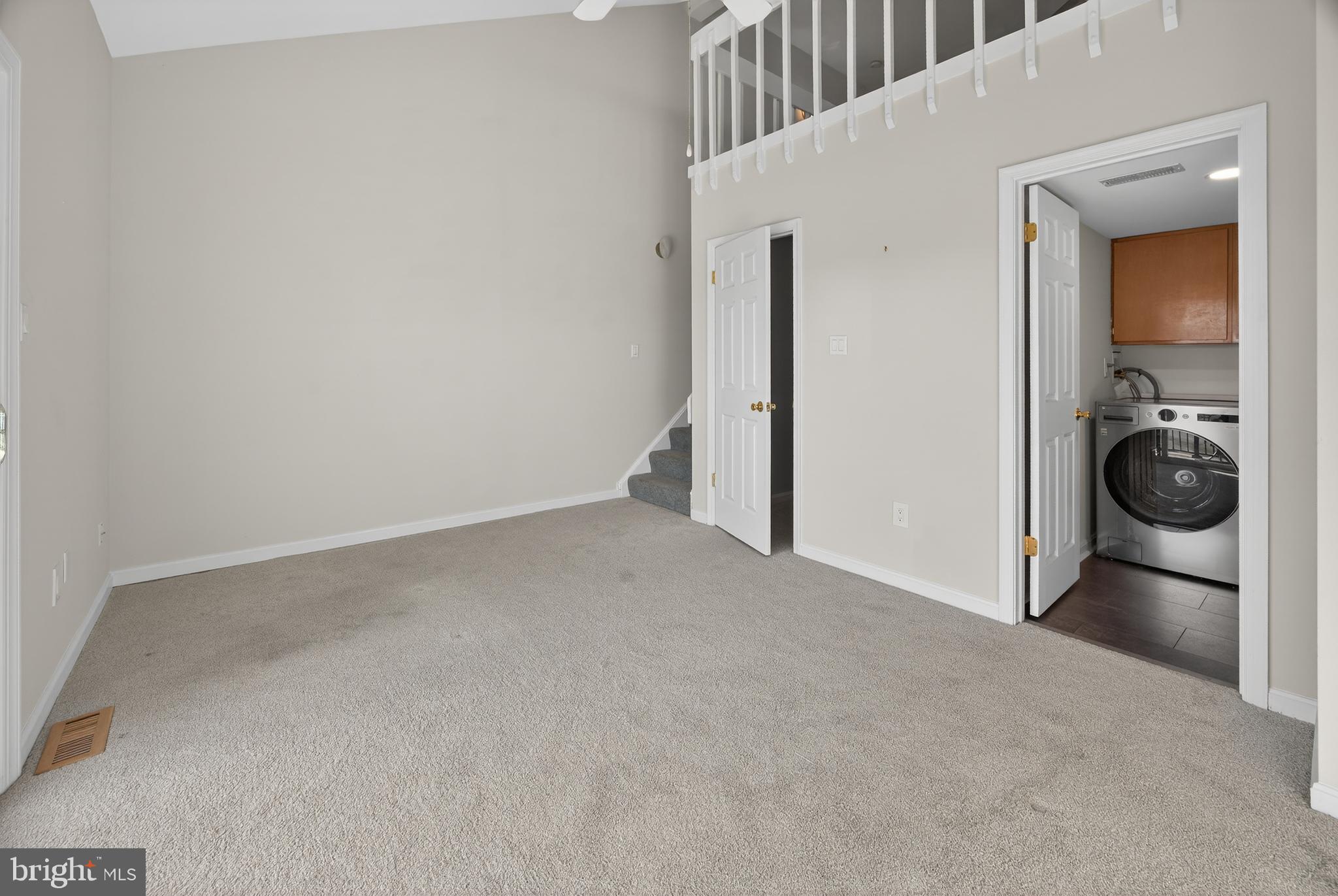 QUEENS LANDING - Residential