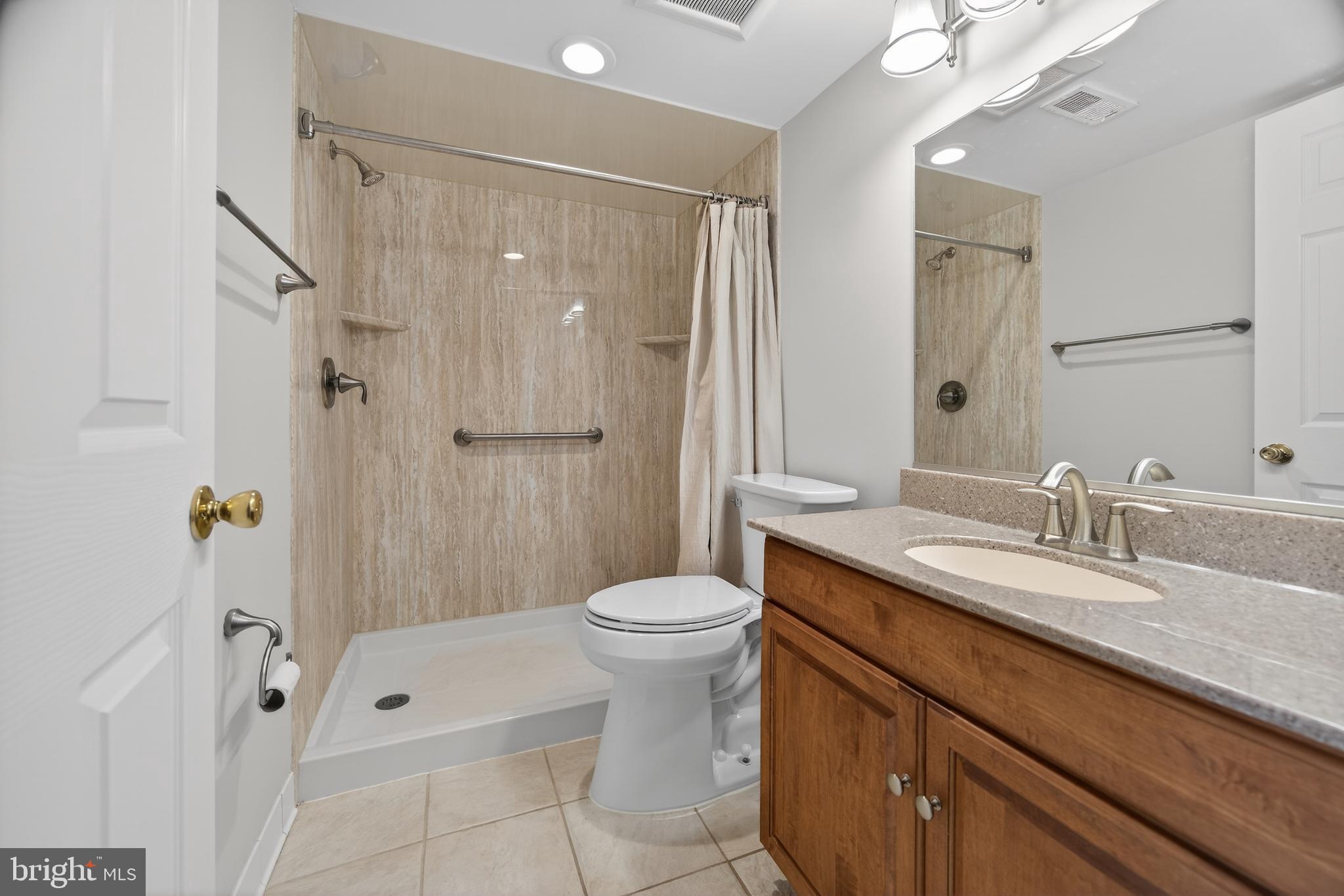 QUEENS LANDING - Residential