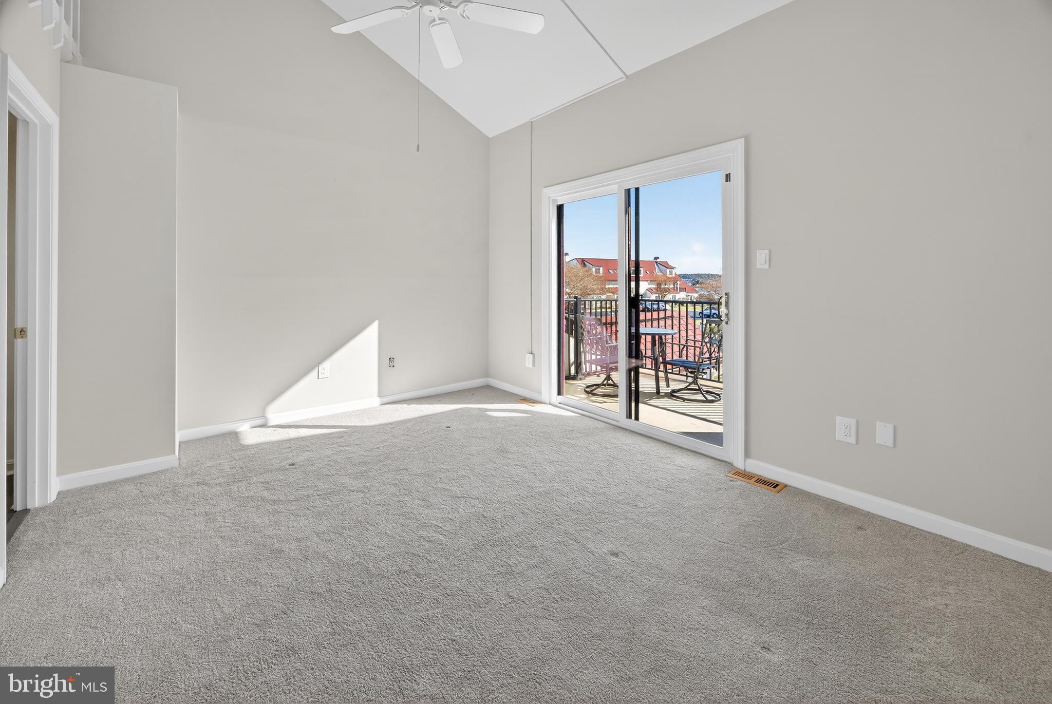 QUEENS LANDING - Residential