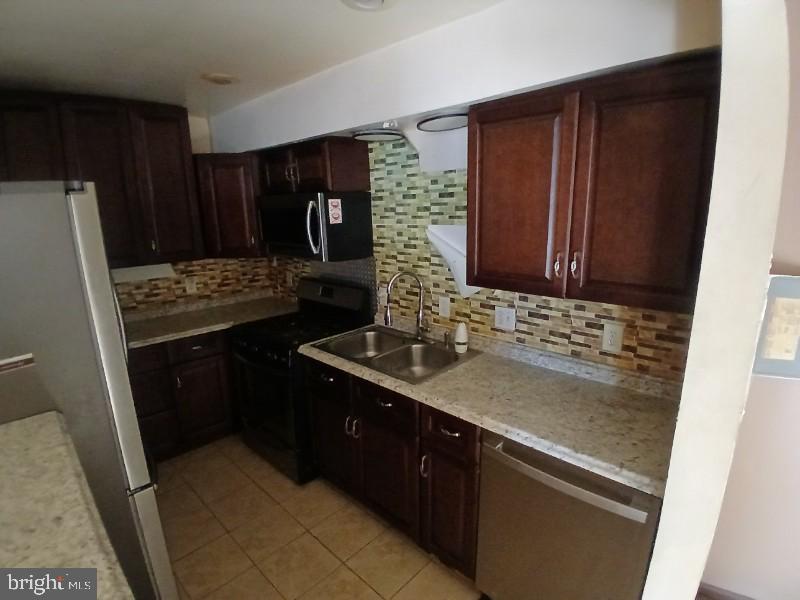 BLADENWOODS - Residential