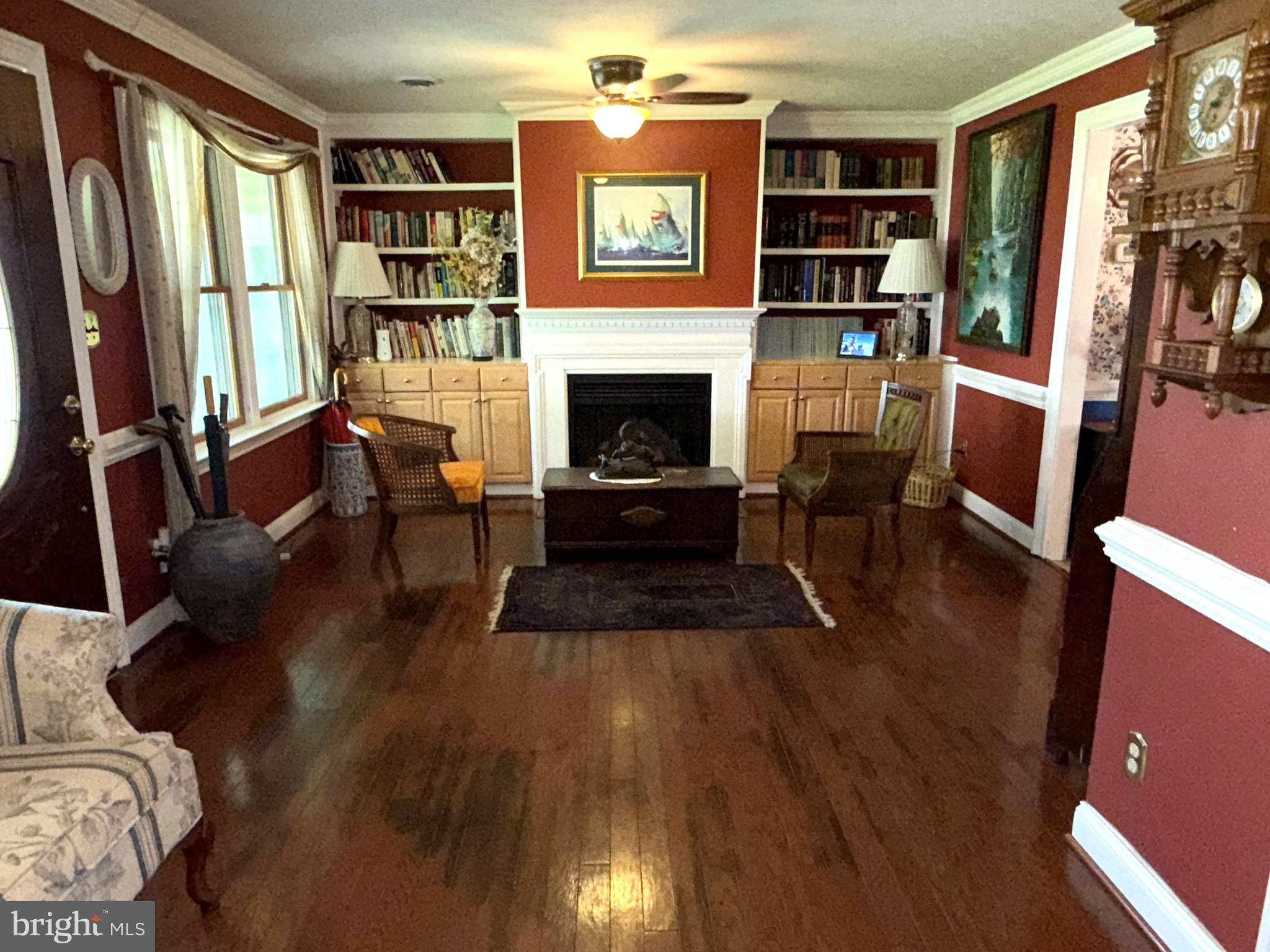 802 FOXWELL ROAD