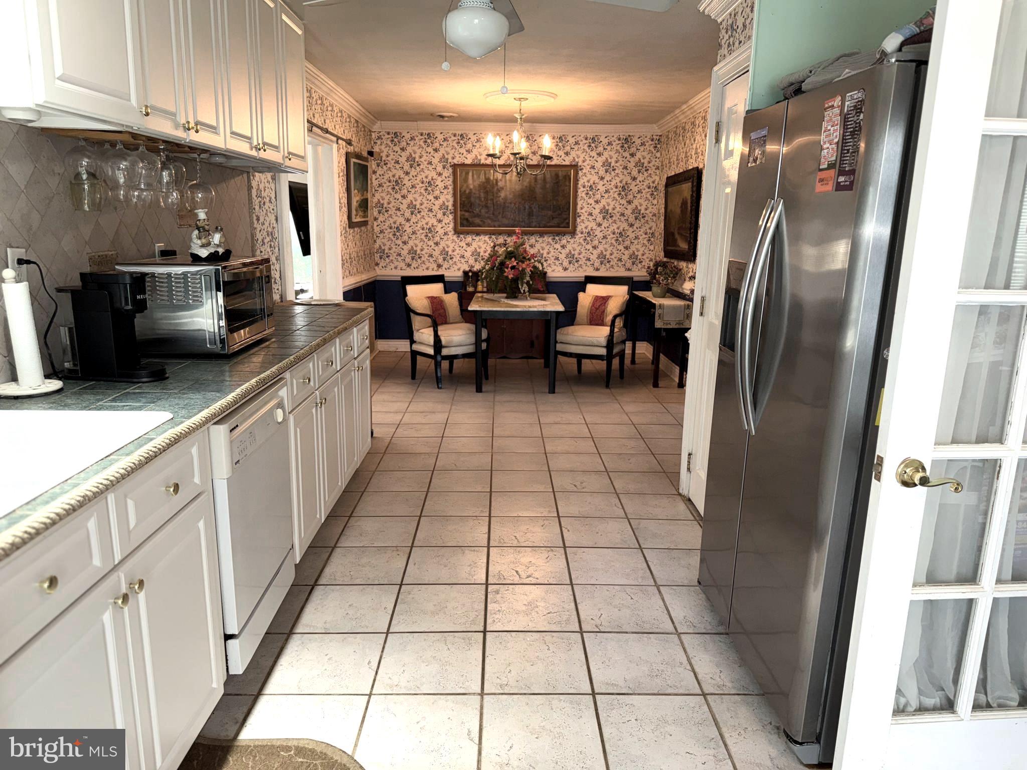 802 FOXWELL ROAD