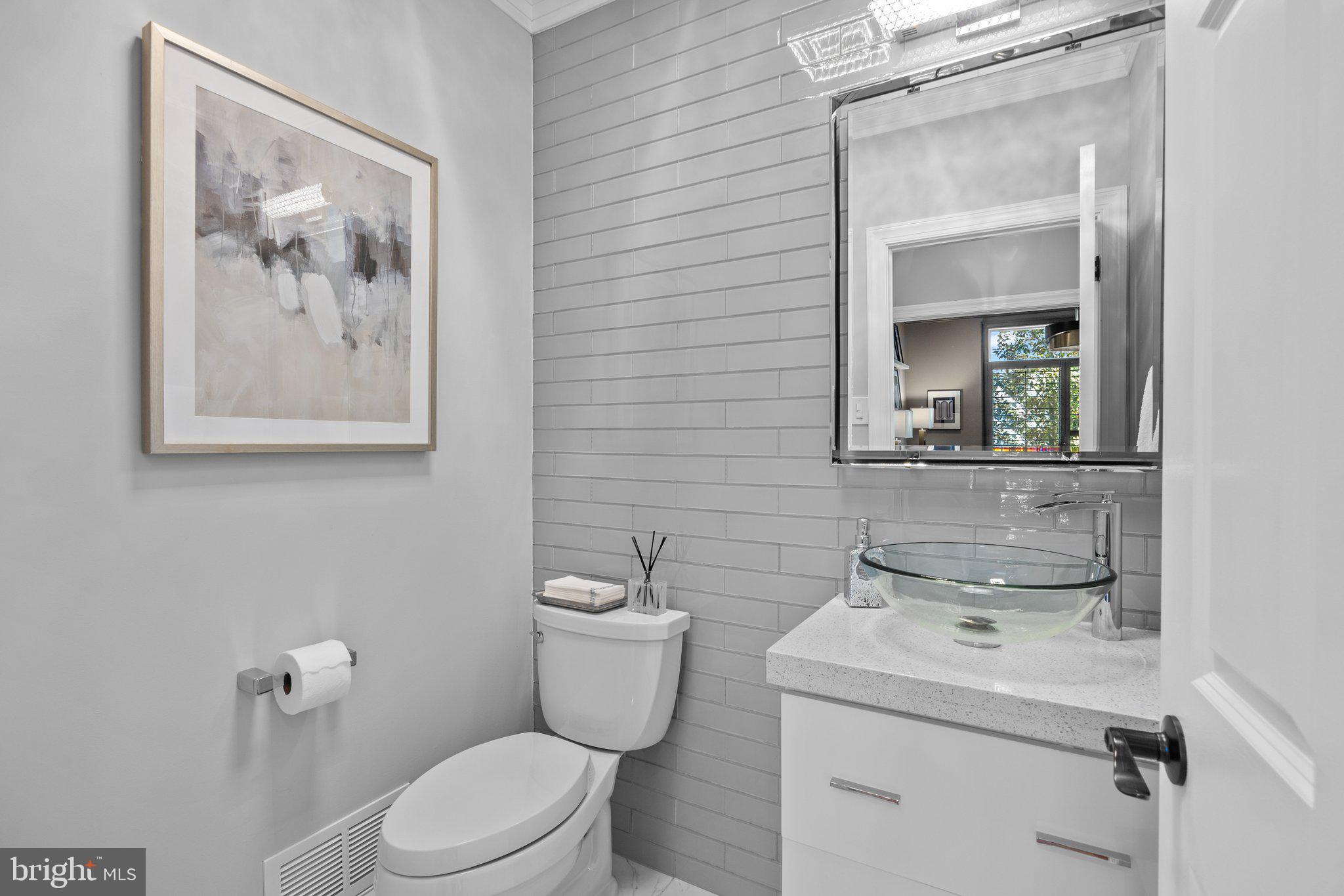 HIDDEN LAKE - Residential