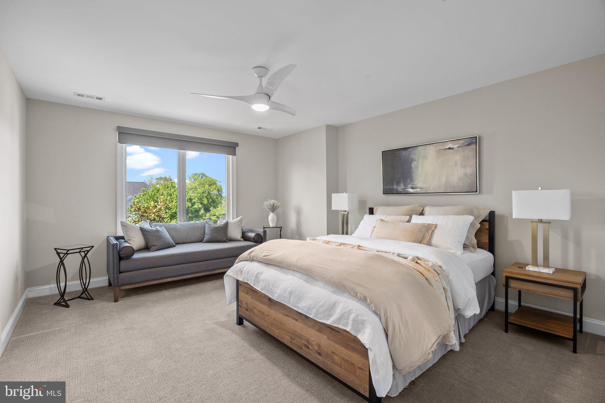 HIDDEN LAKE - Residential