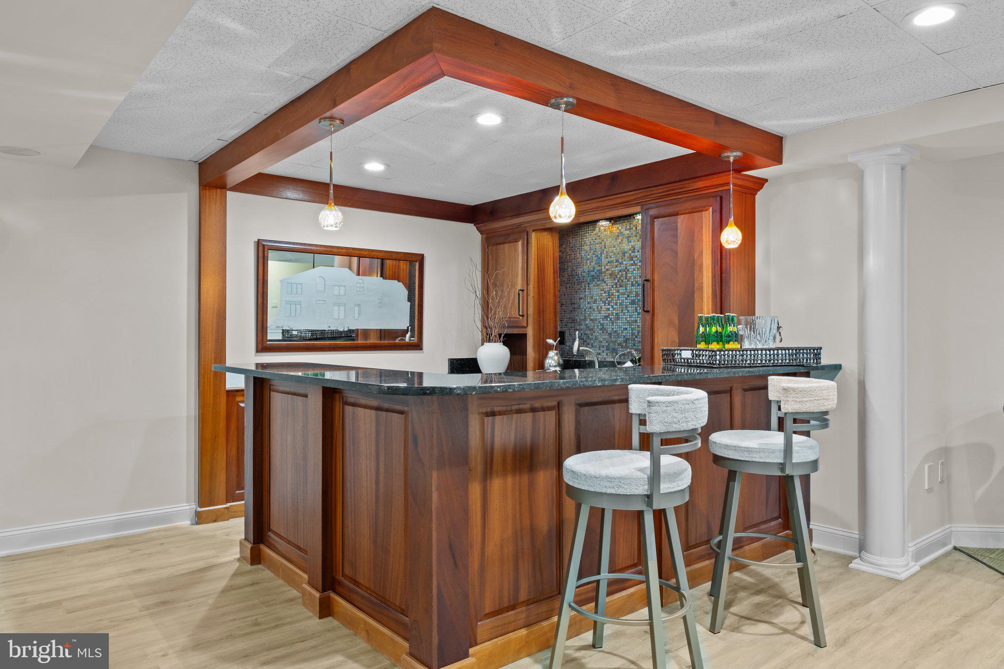 HIDDEN LAKE - Residential