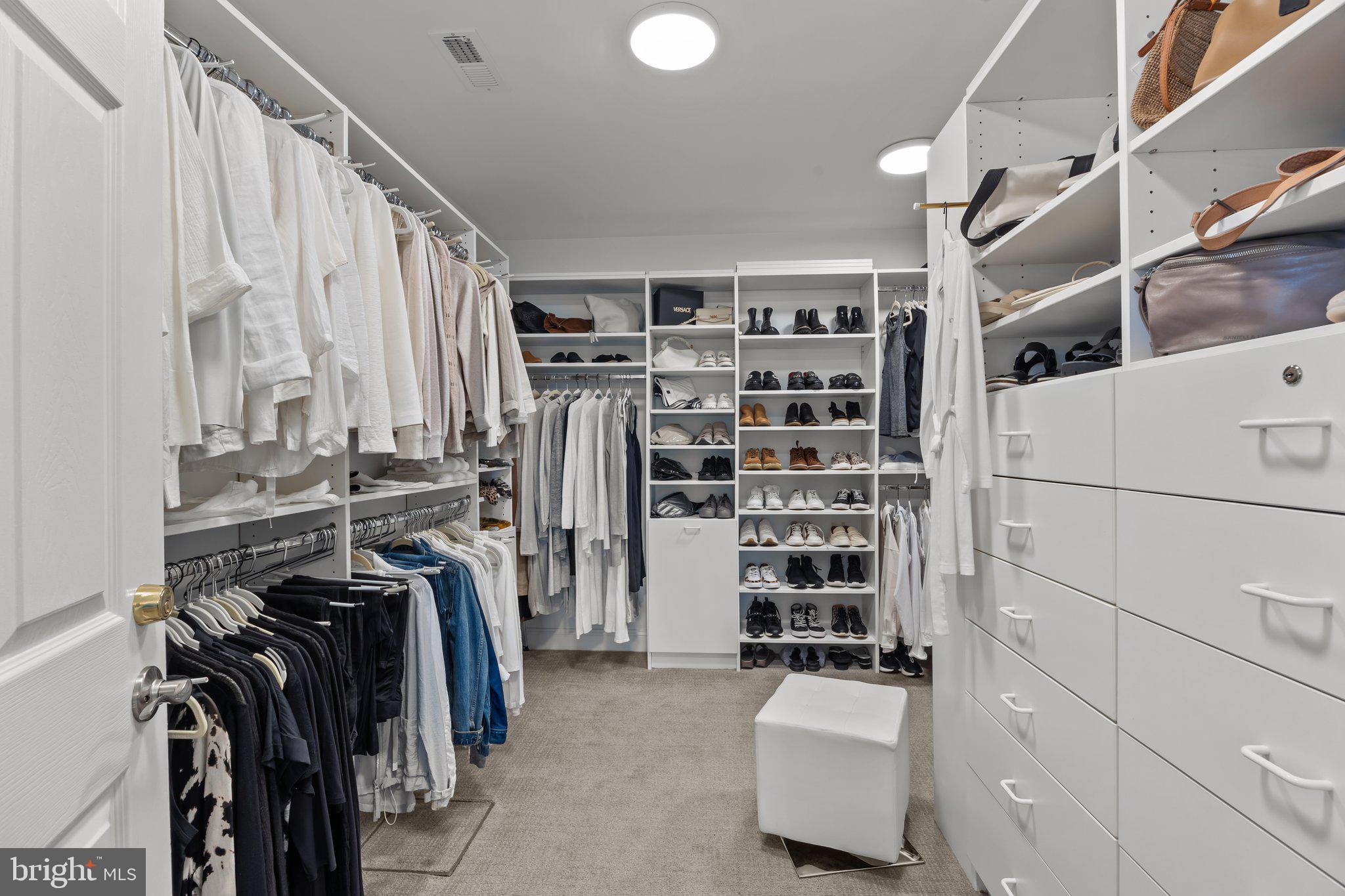 HIDDEN LAKE - Residential