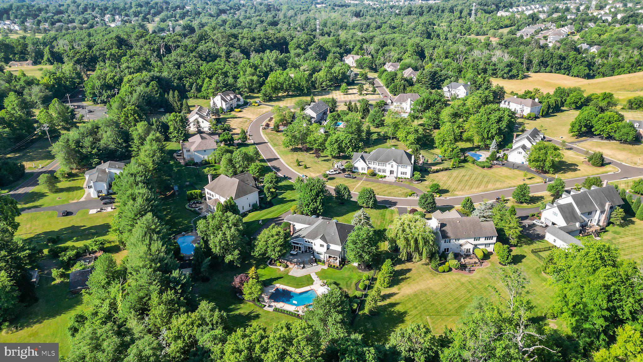 HIDDEN LAKE - Residential