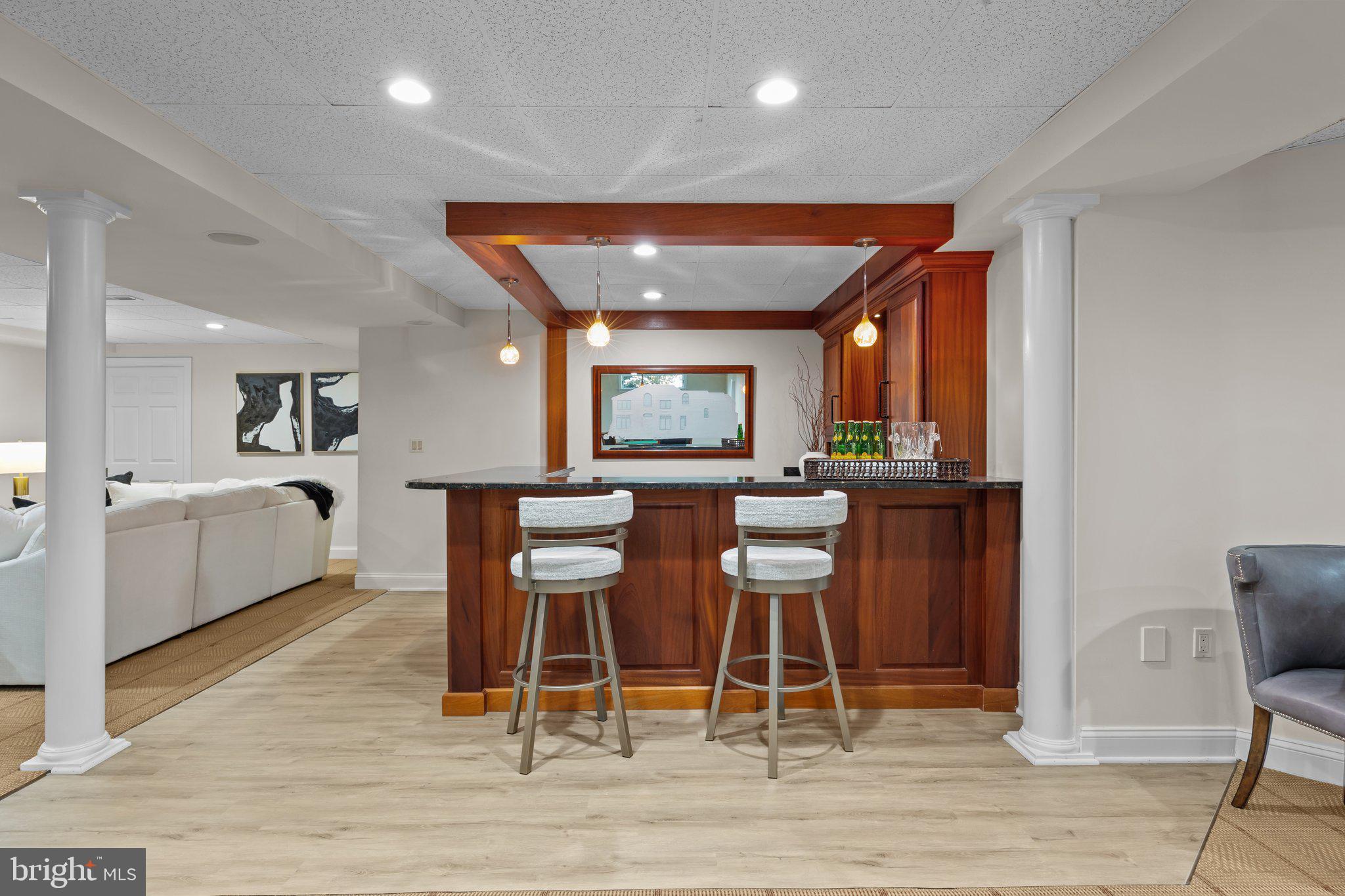 HIDDEN LAKE - Residential