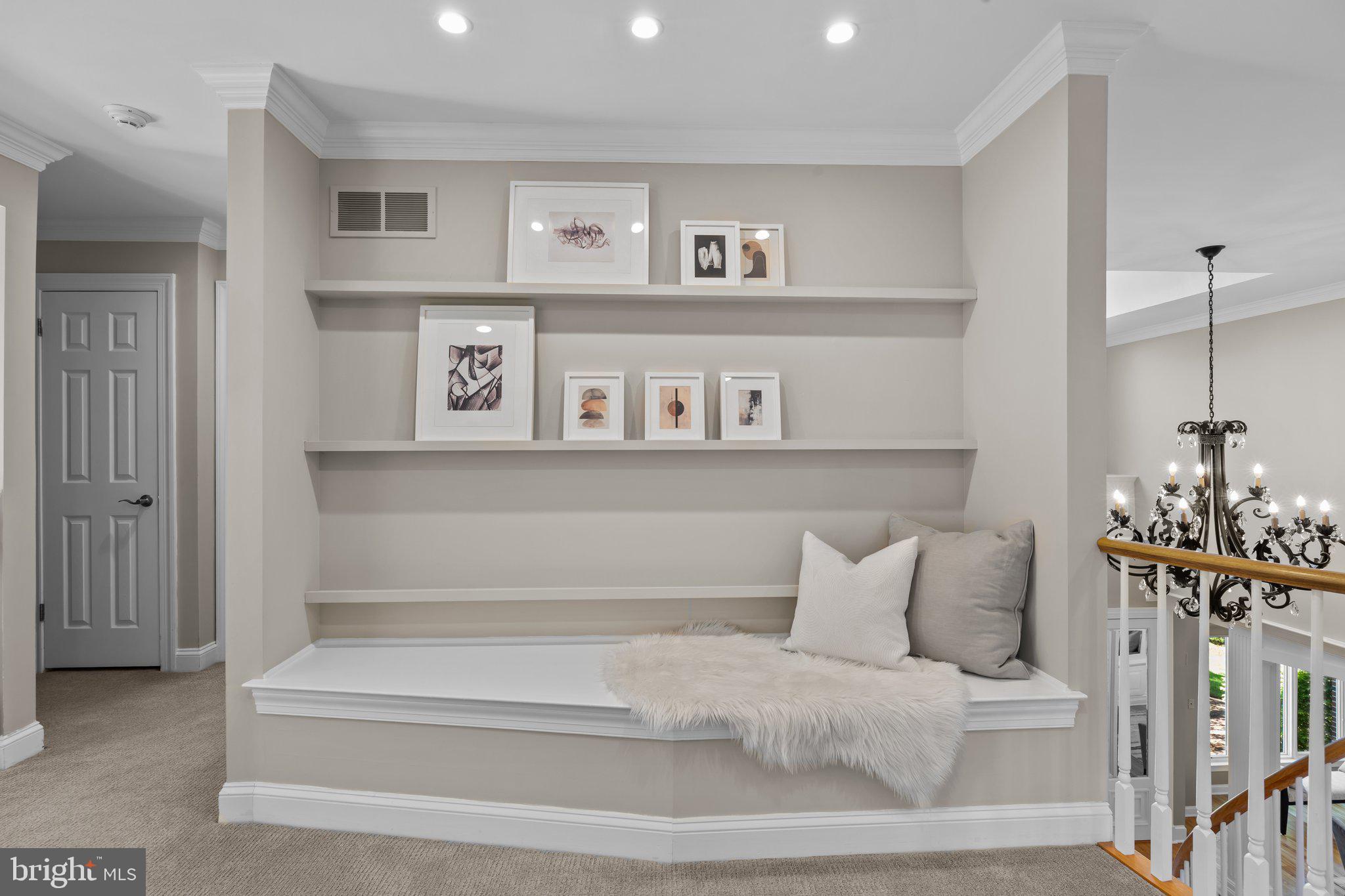 HIDDEN LAKE - Residential