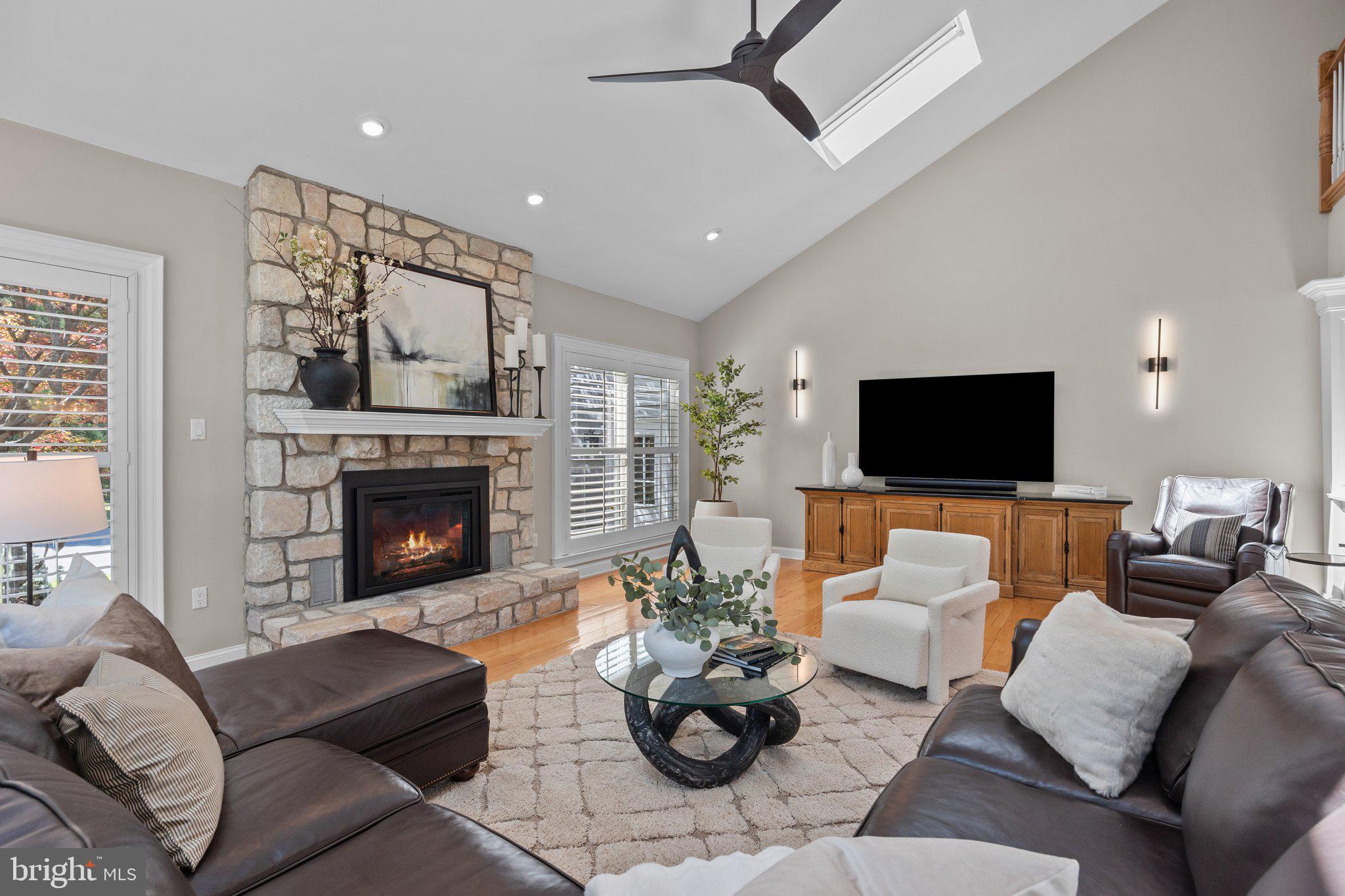 HIDDEN LAKE - Residential