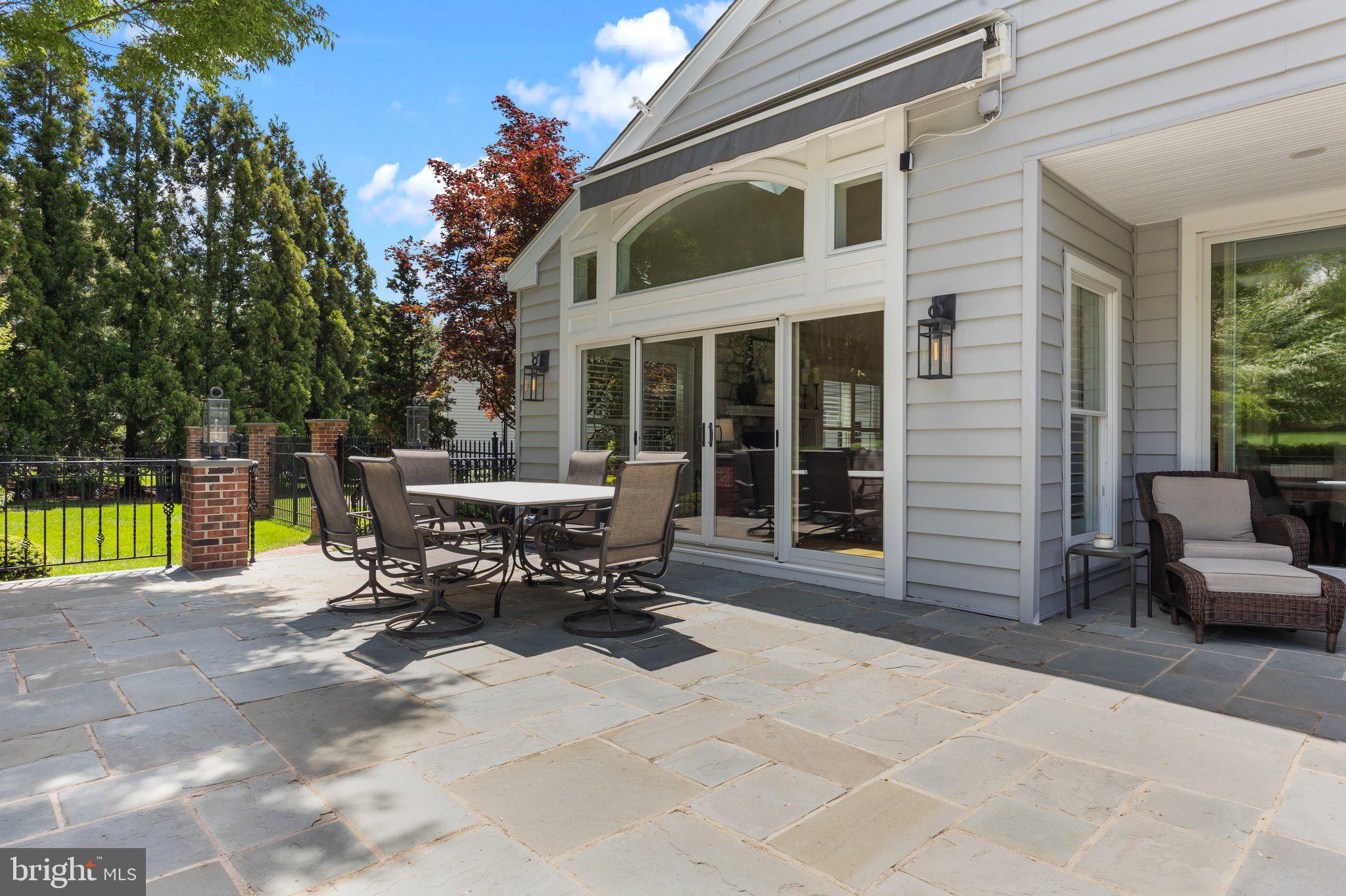 HIDDEN LAKE - Residential