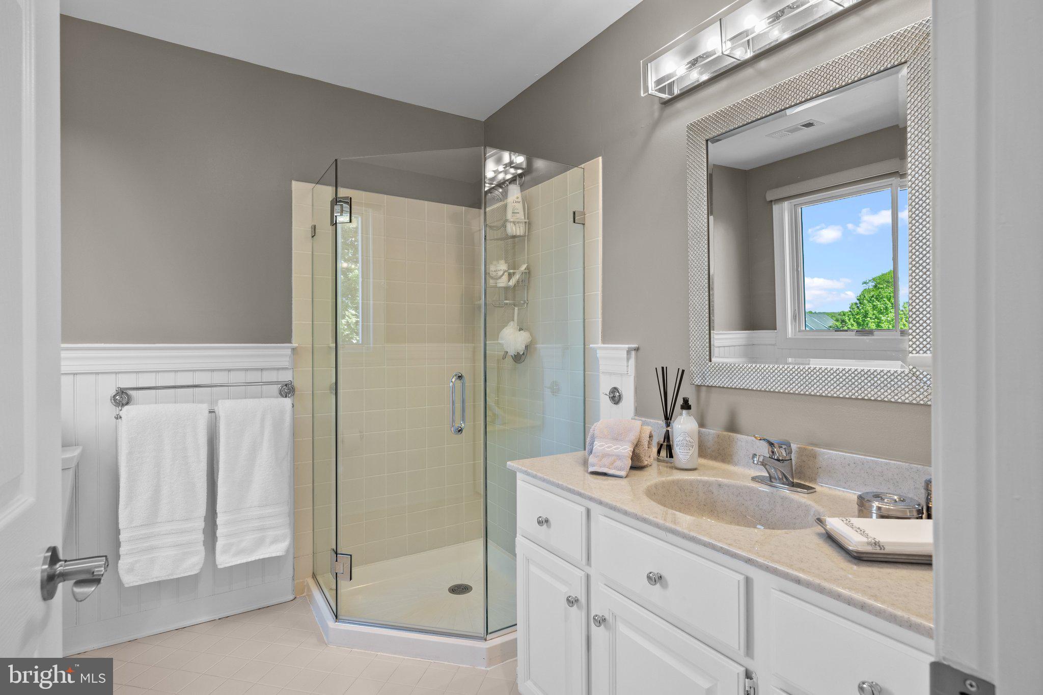 HIDDEN LAKE - Residential