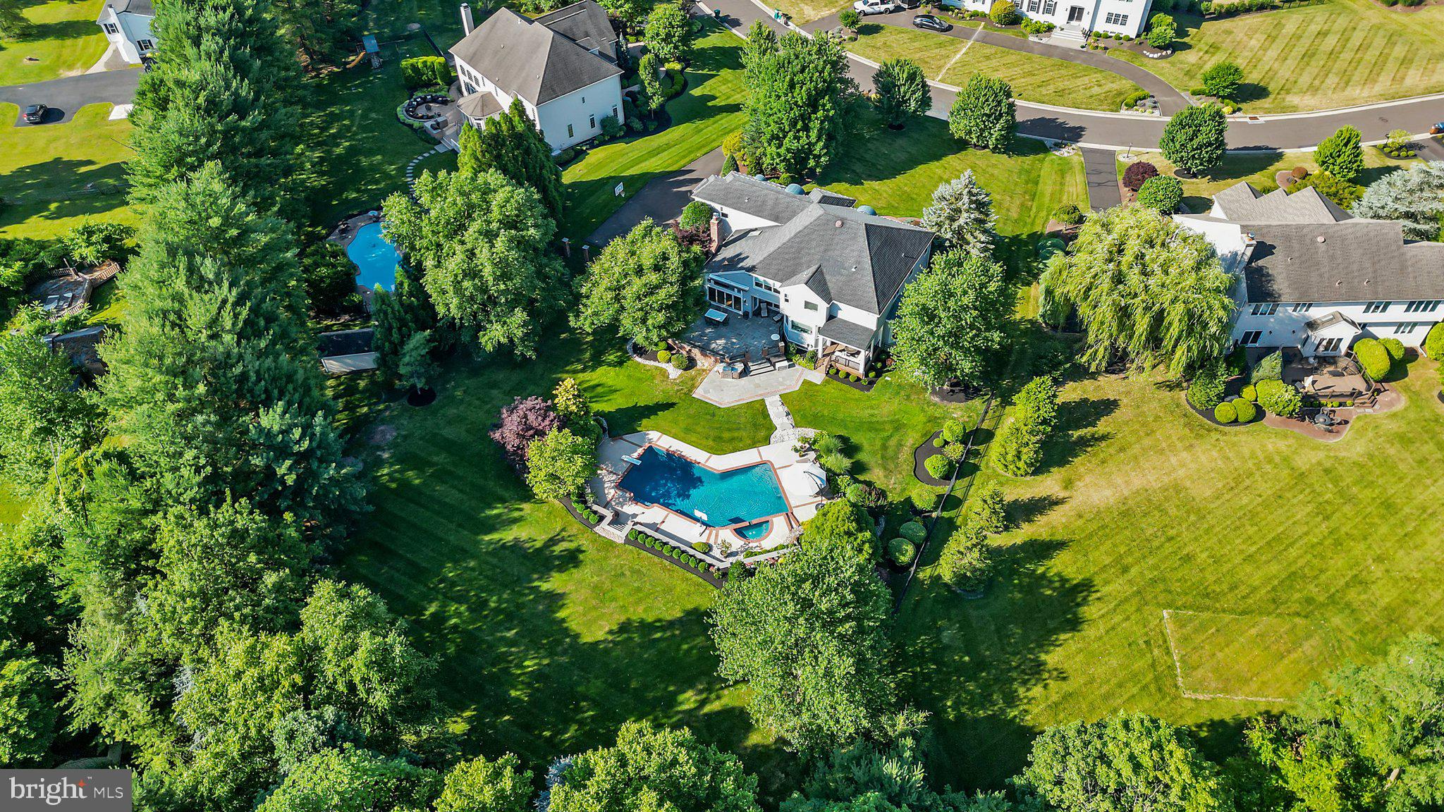 HIDDEN LAKE - Residential