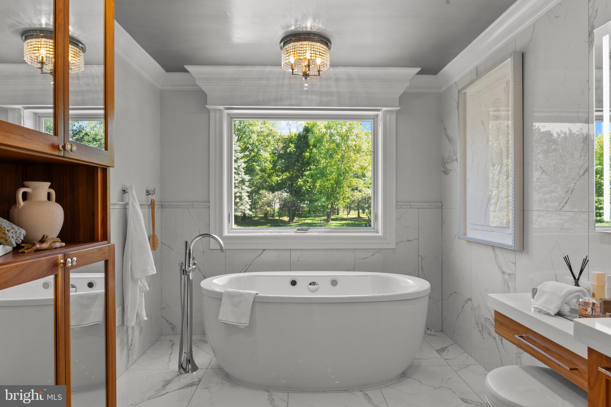 HIDDEN LAKE - Residential