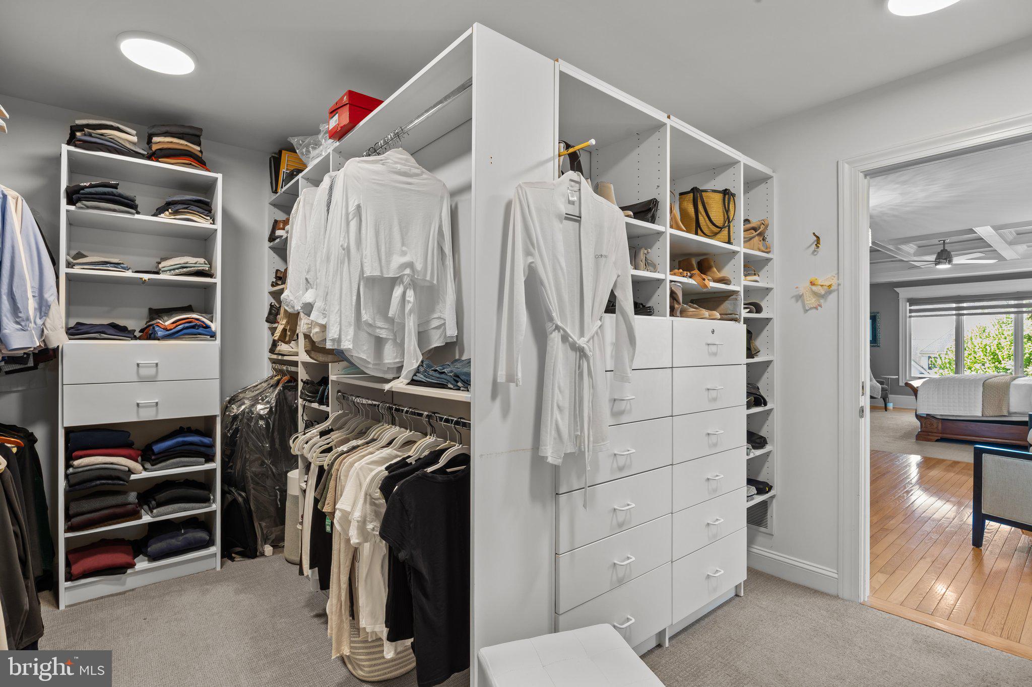 HIDDEN LAKE - Residential