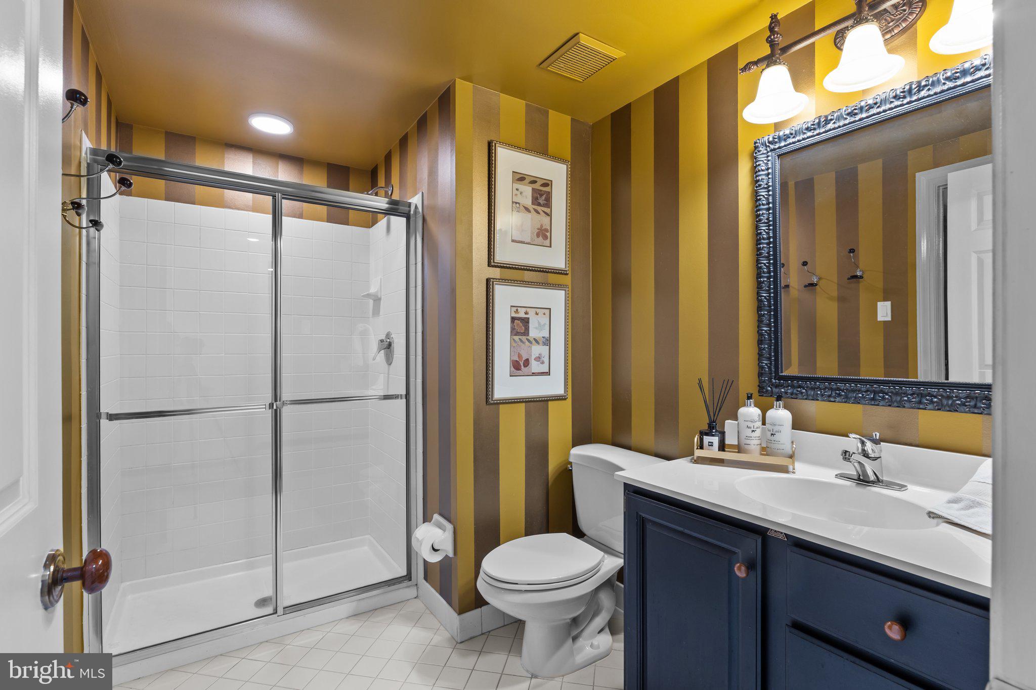 HIDDEN LAKE - Residential