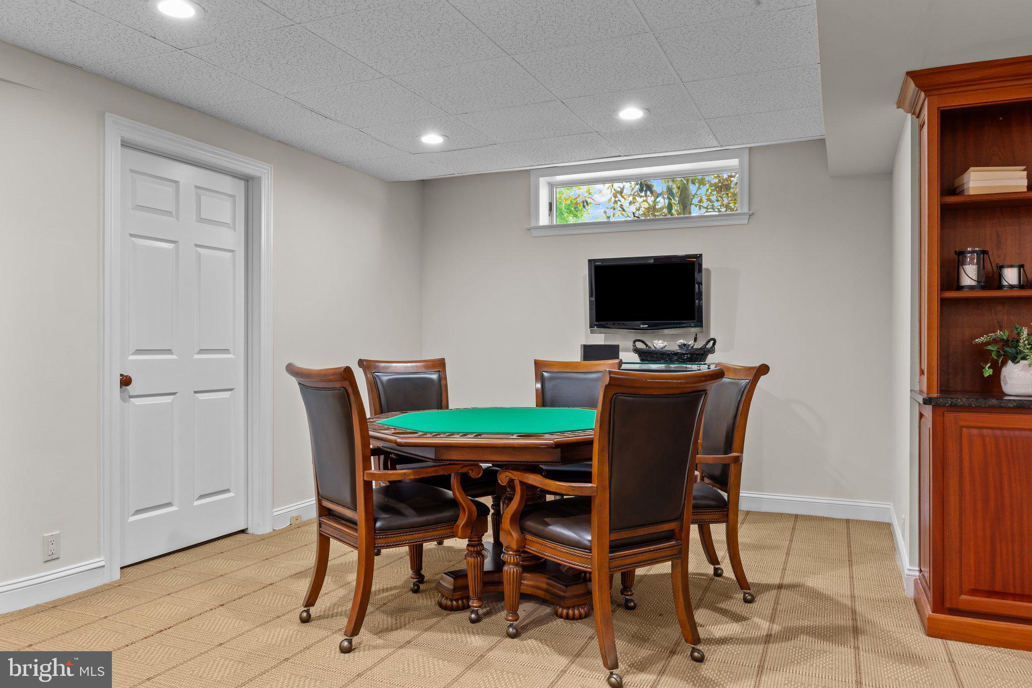 HIDDEN LAKE - Residential