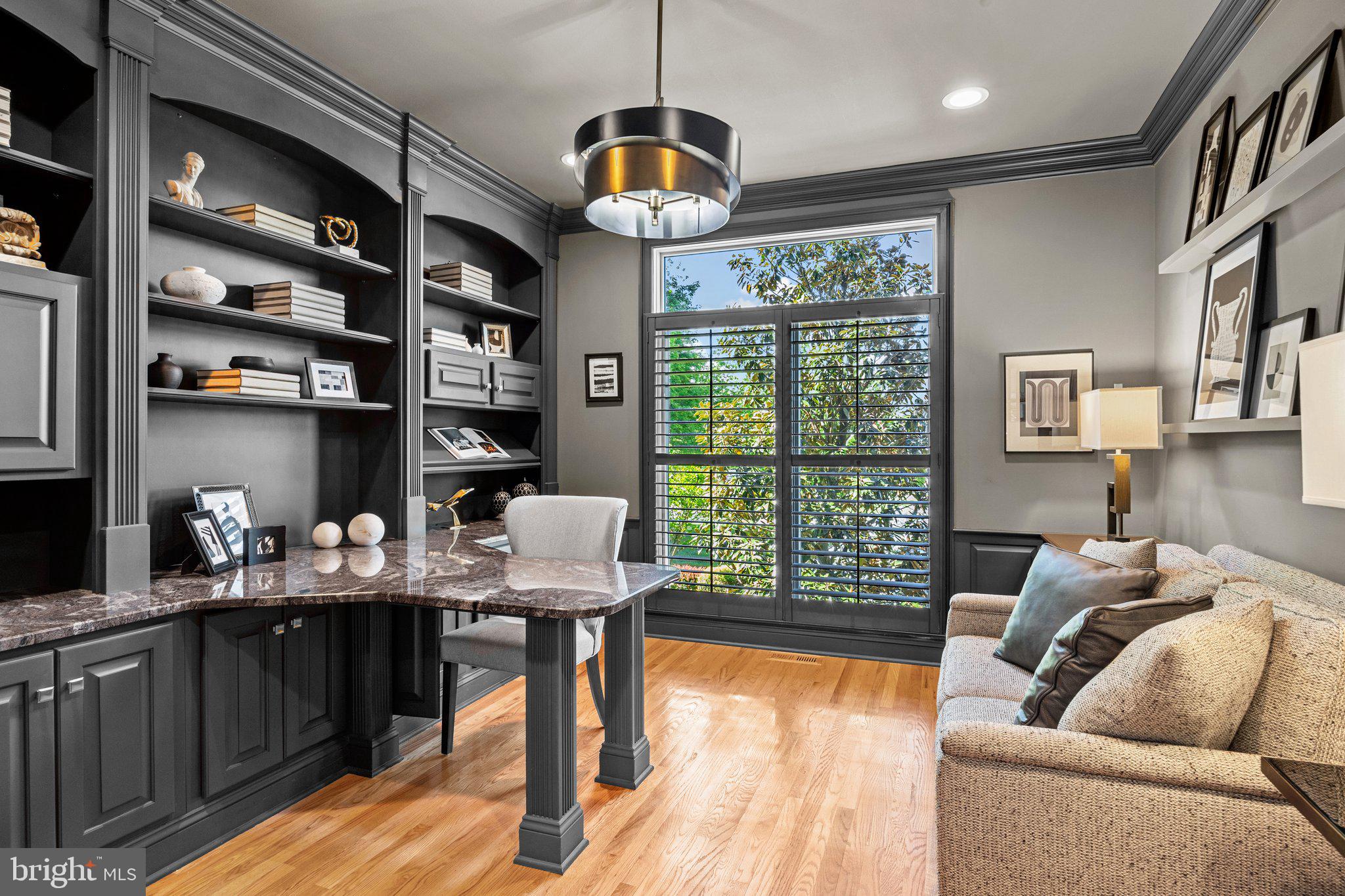 HIDDEN LAKE - Residential