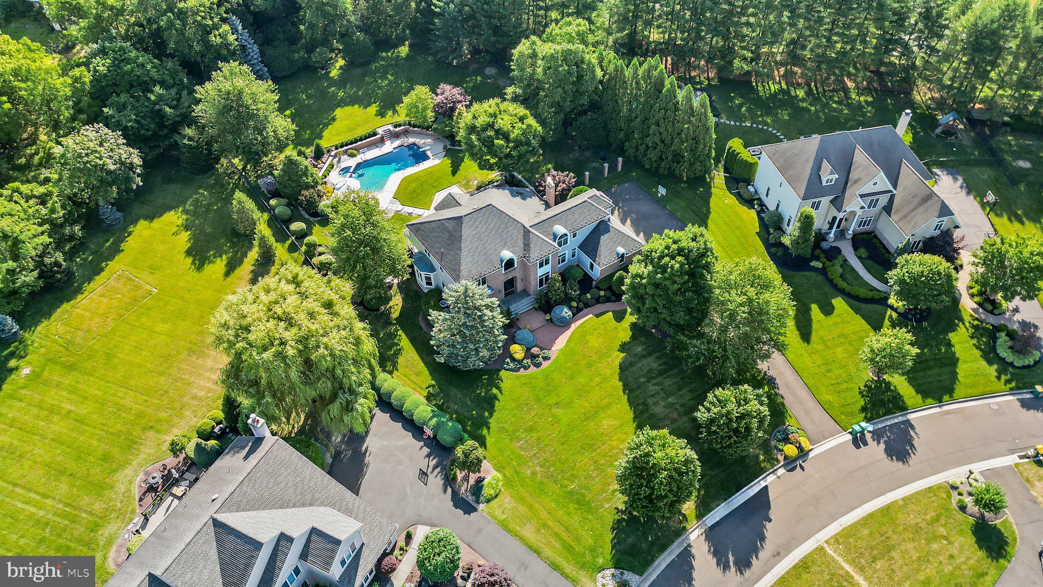 HIDDEN LAKE - Residential