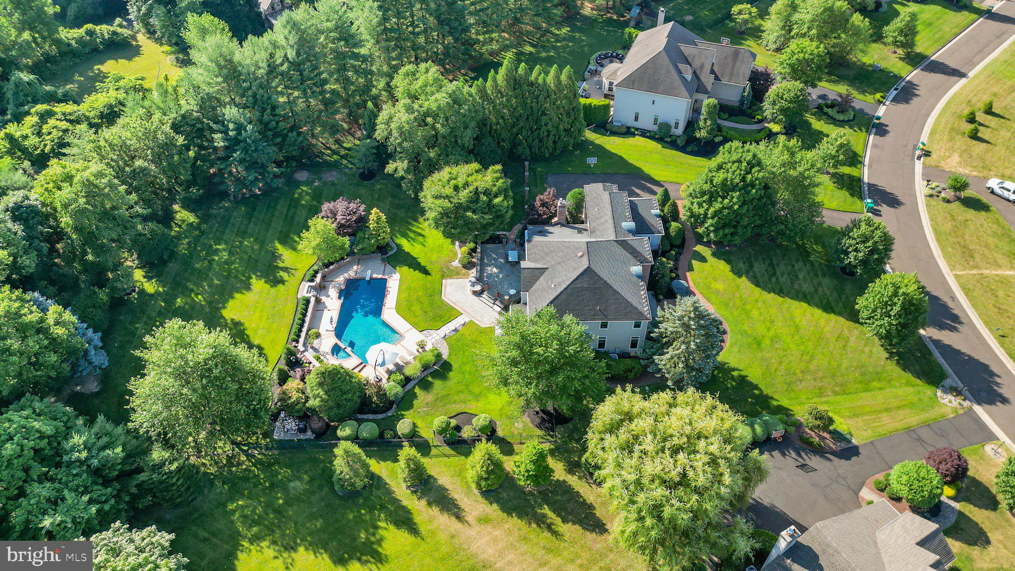 HIDDEN LAKE - Residential