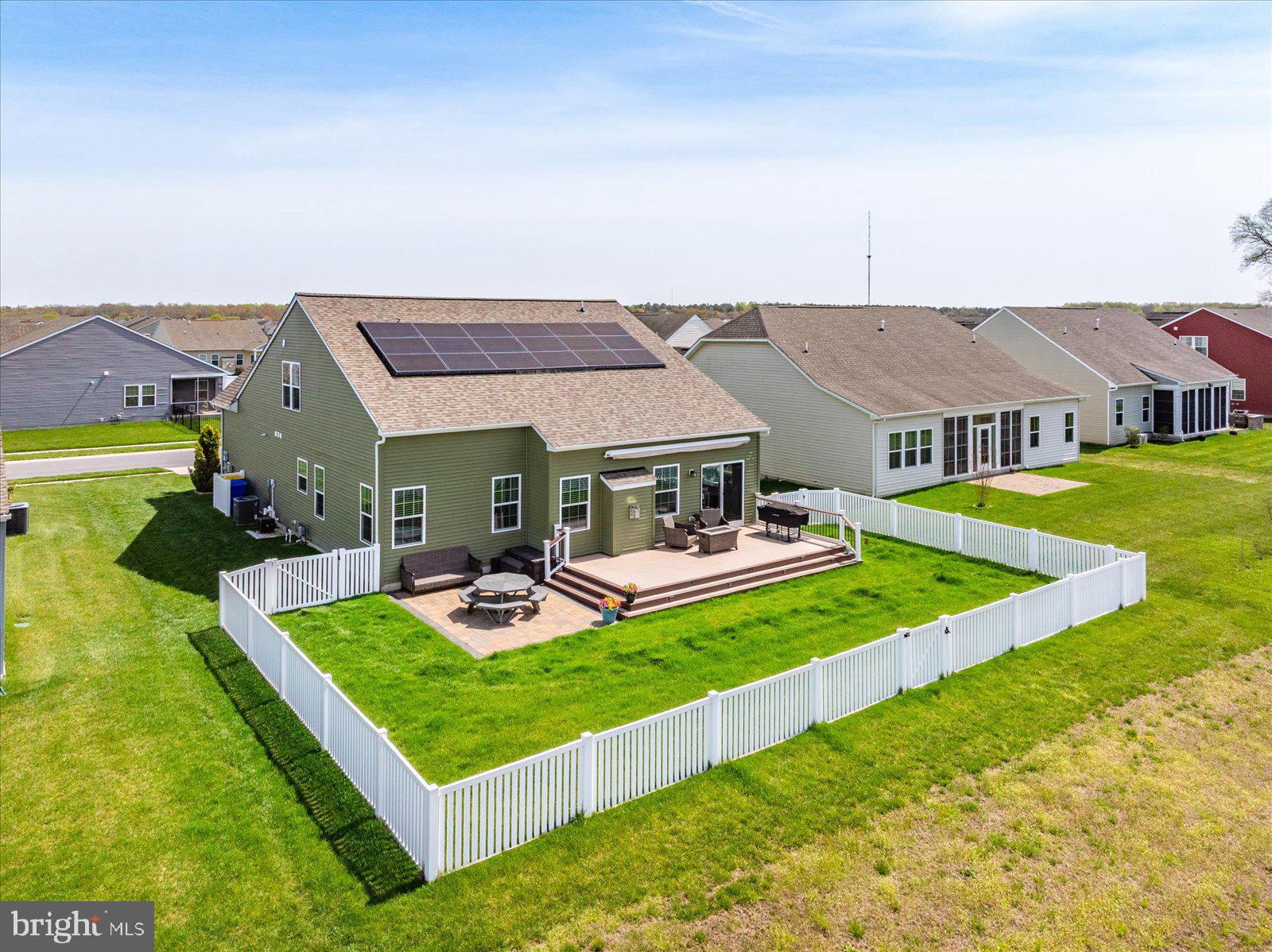 PELICAN POINT - Residential