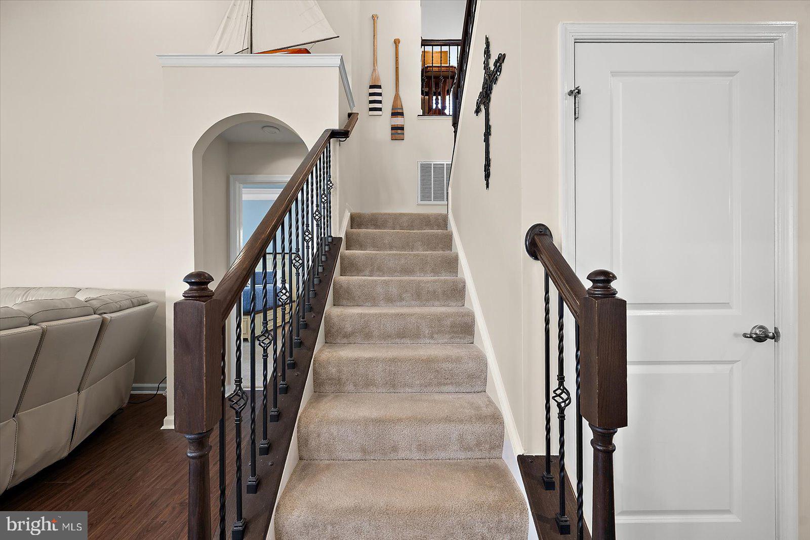 PELICAN POINT - Residential