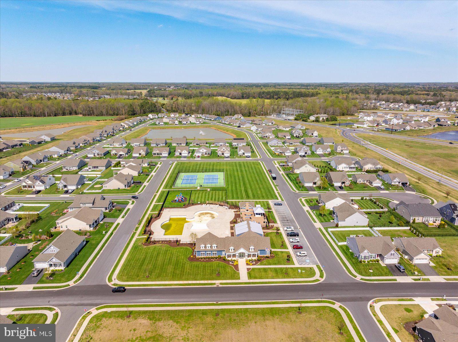 PELICAN POINT - Residential