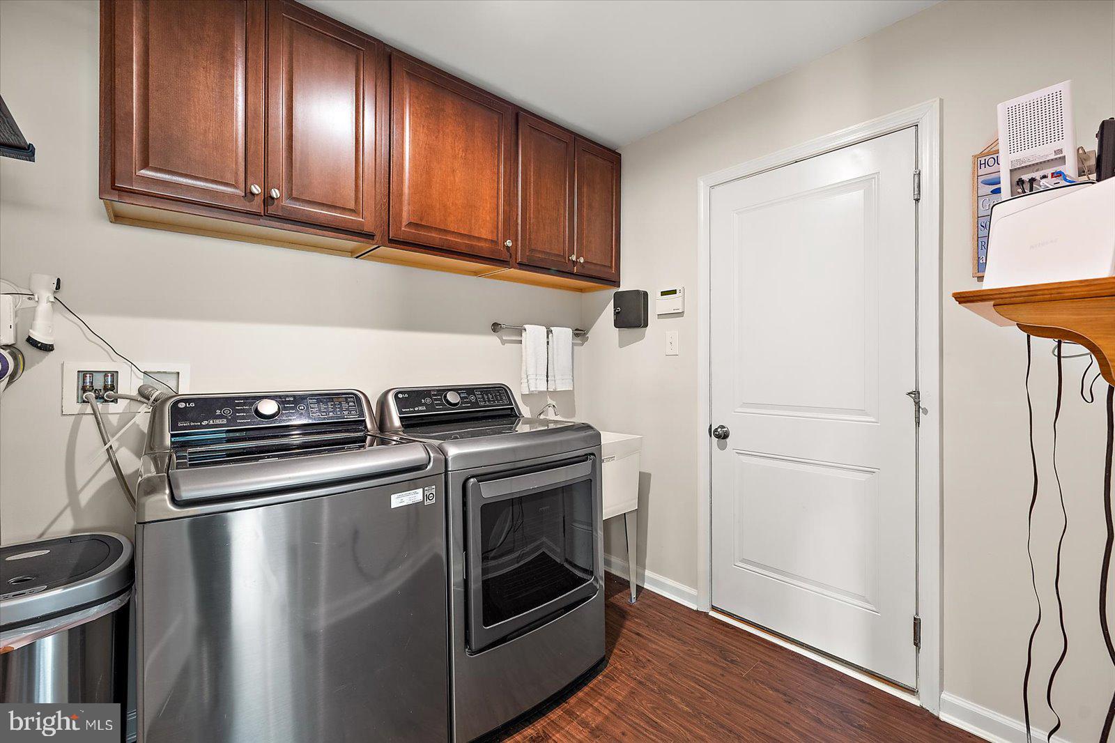 PELICAN POINT - Residential