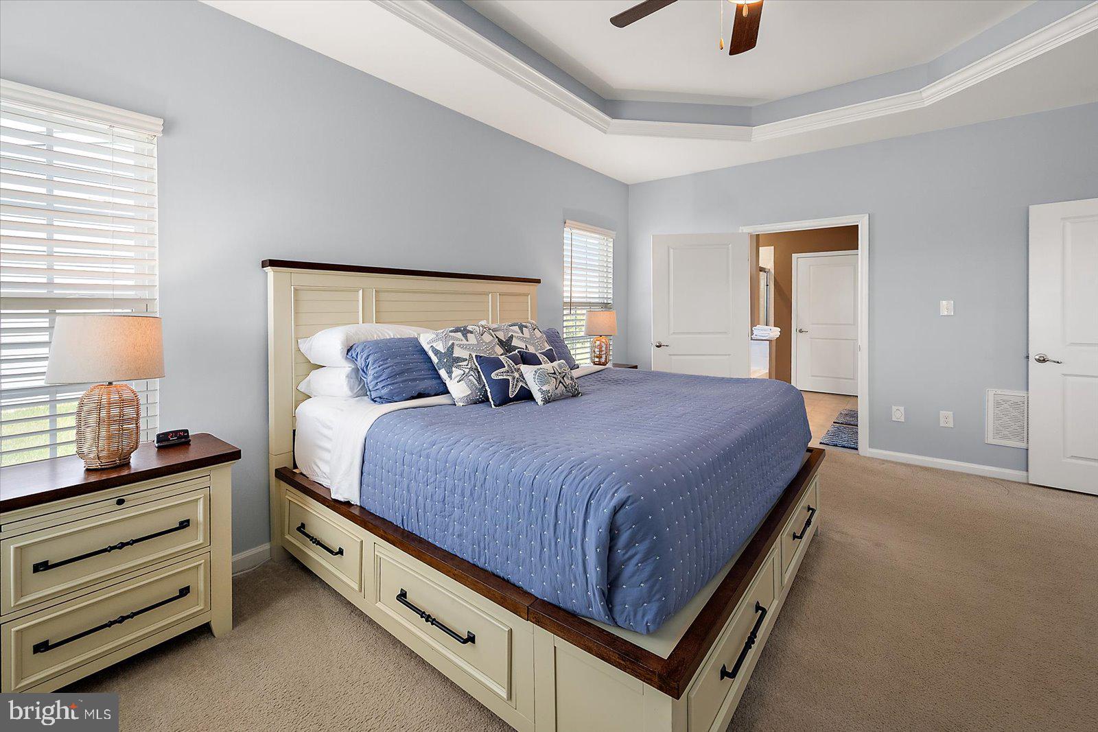 PELICAN POINT - Residential