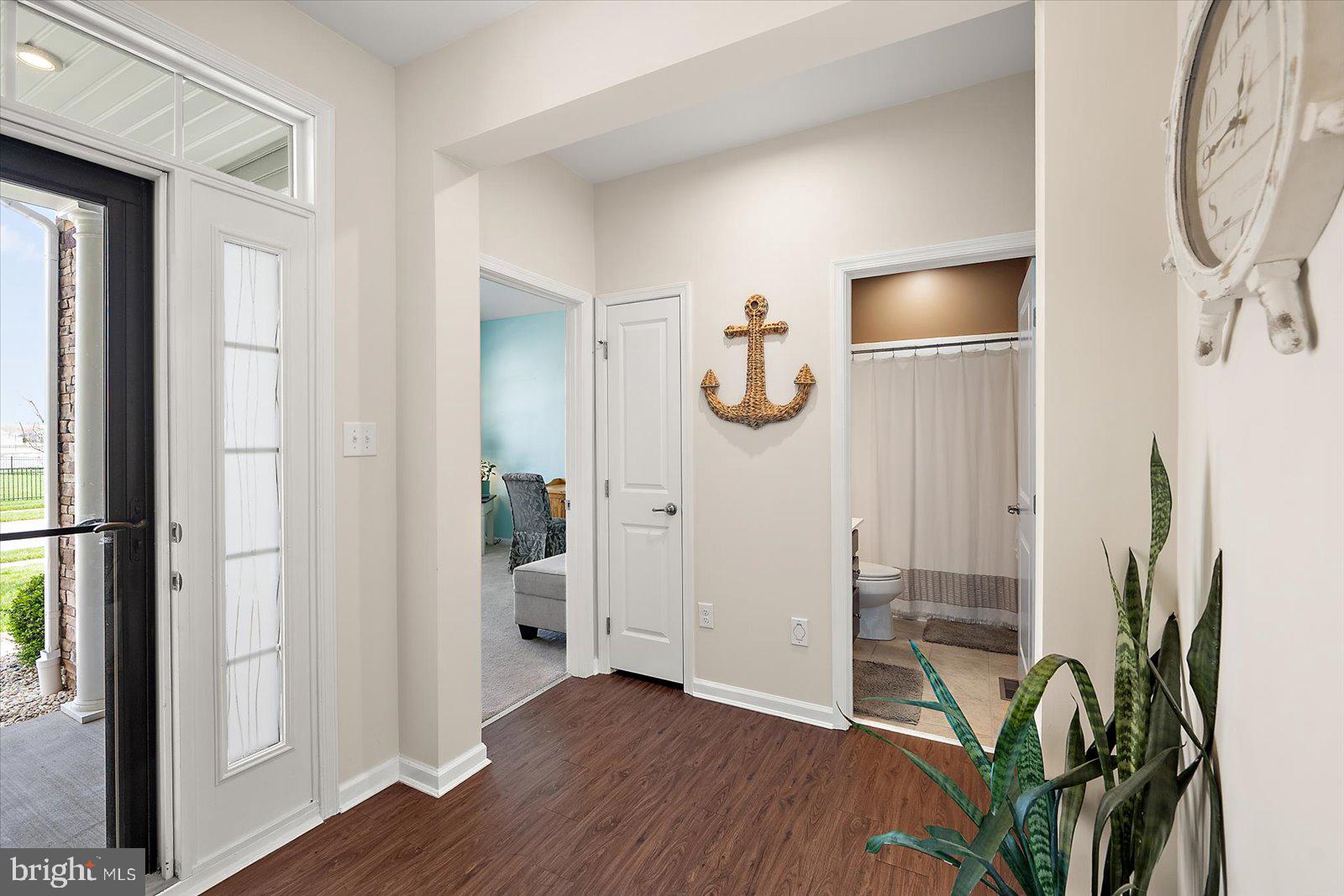 PELICAN POINT - Residential