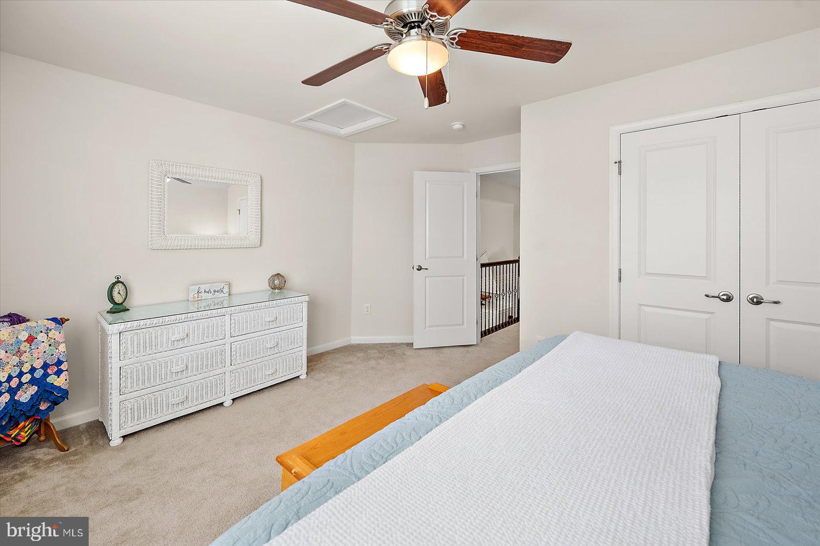 PELICAN POINT - Residential