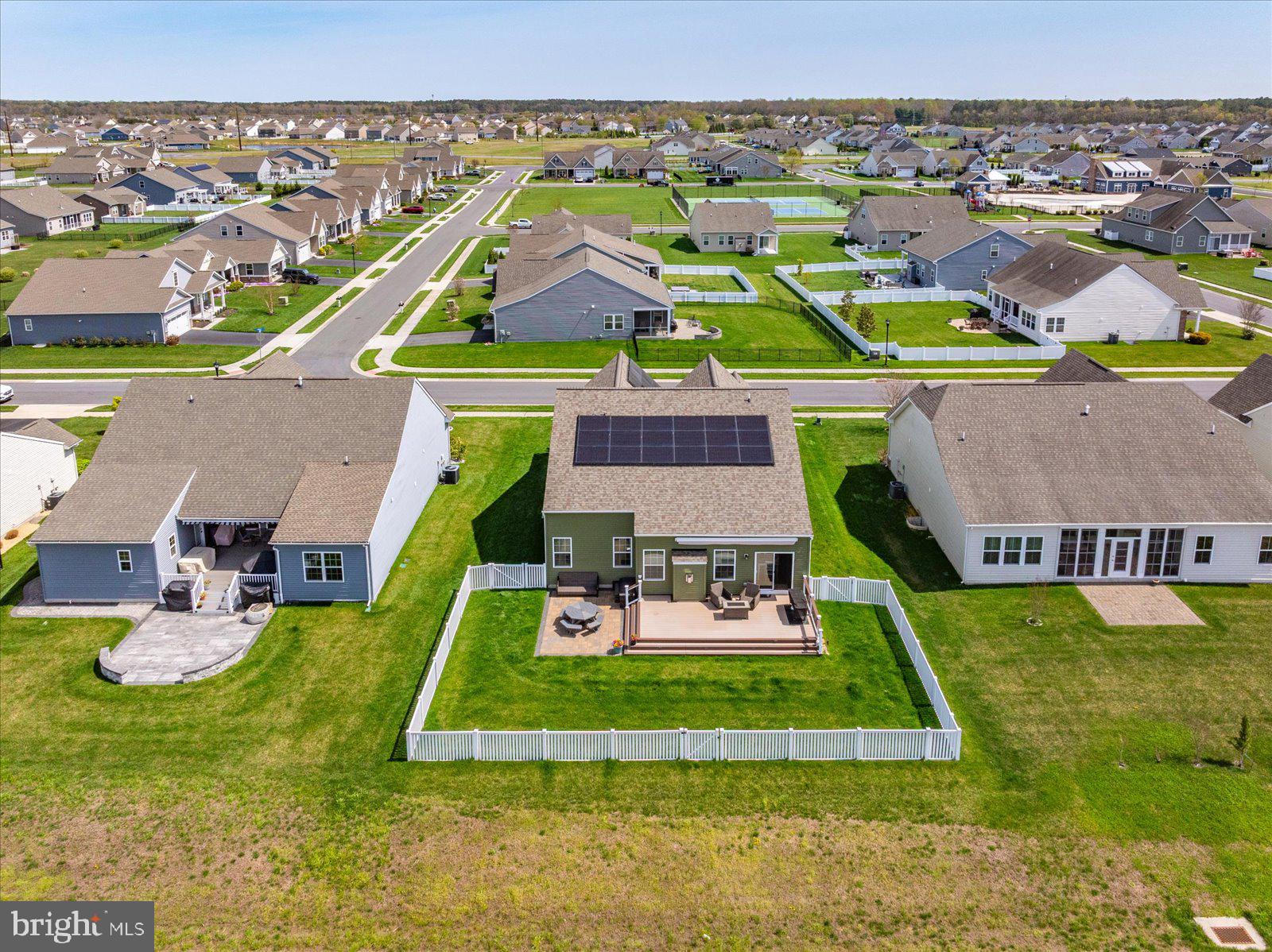 PELICAN POINT - Residential