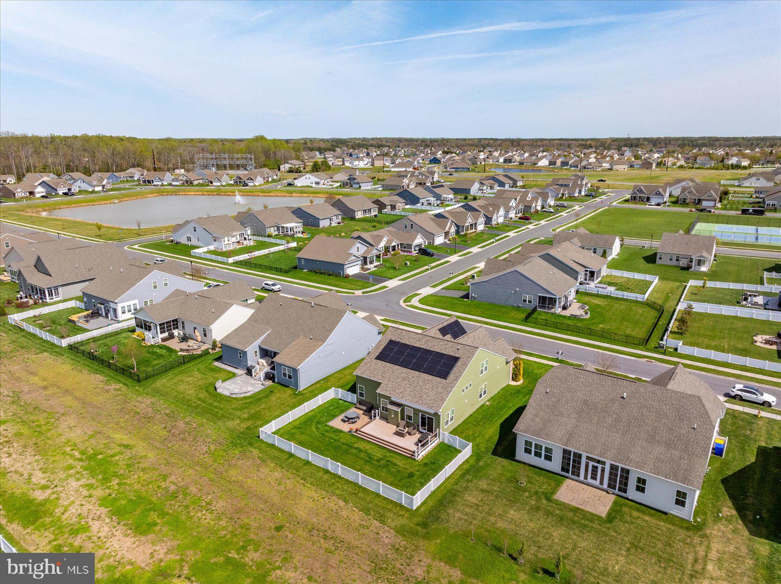 PELICAN POINT - Residential