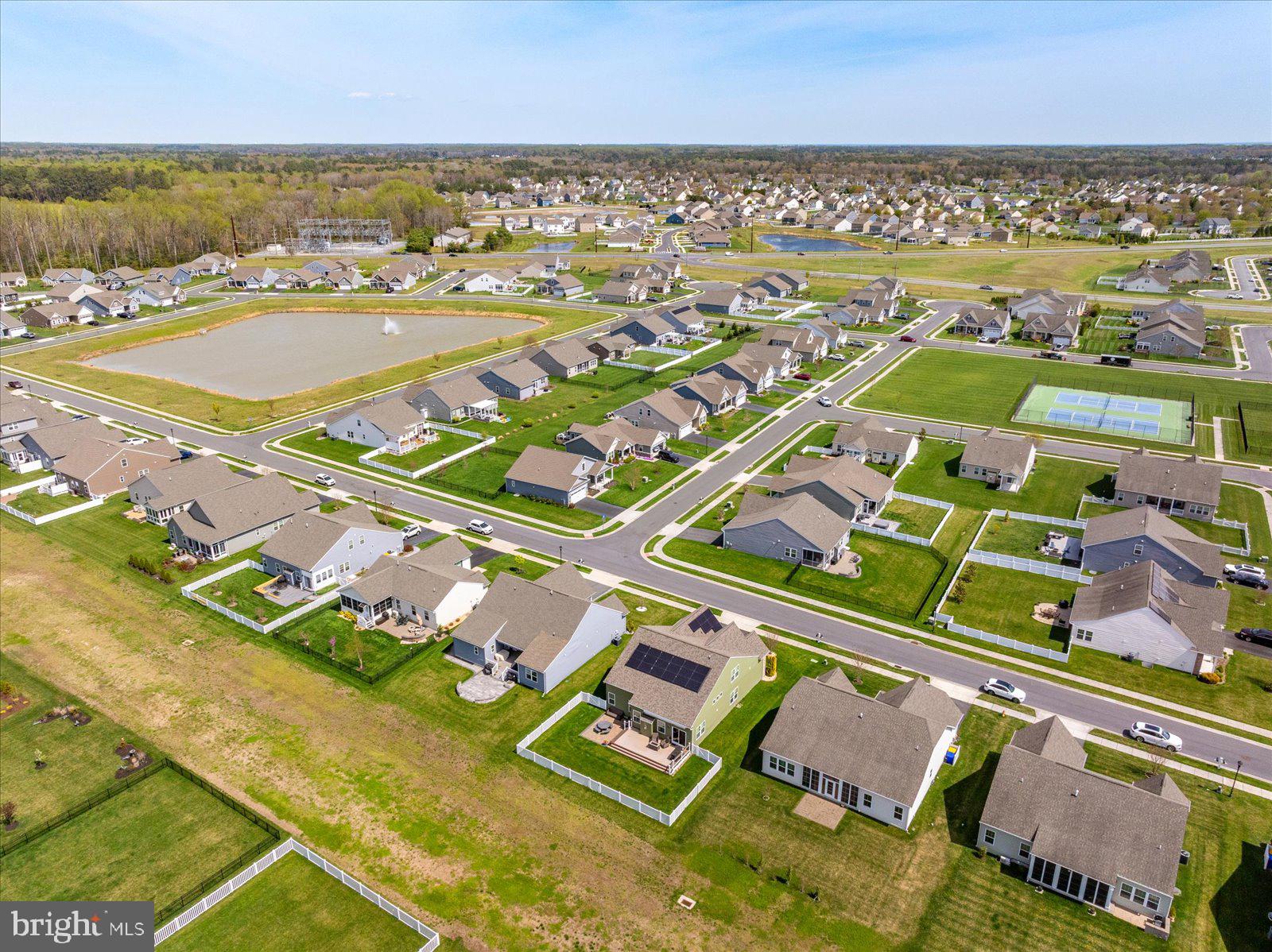 PELICAN POINT - Residential