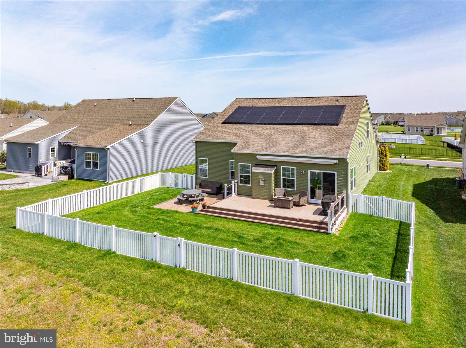 PELICAN POINT - Residential