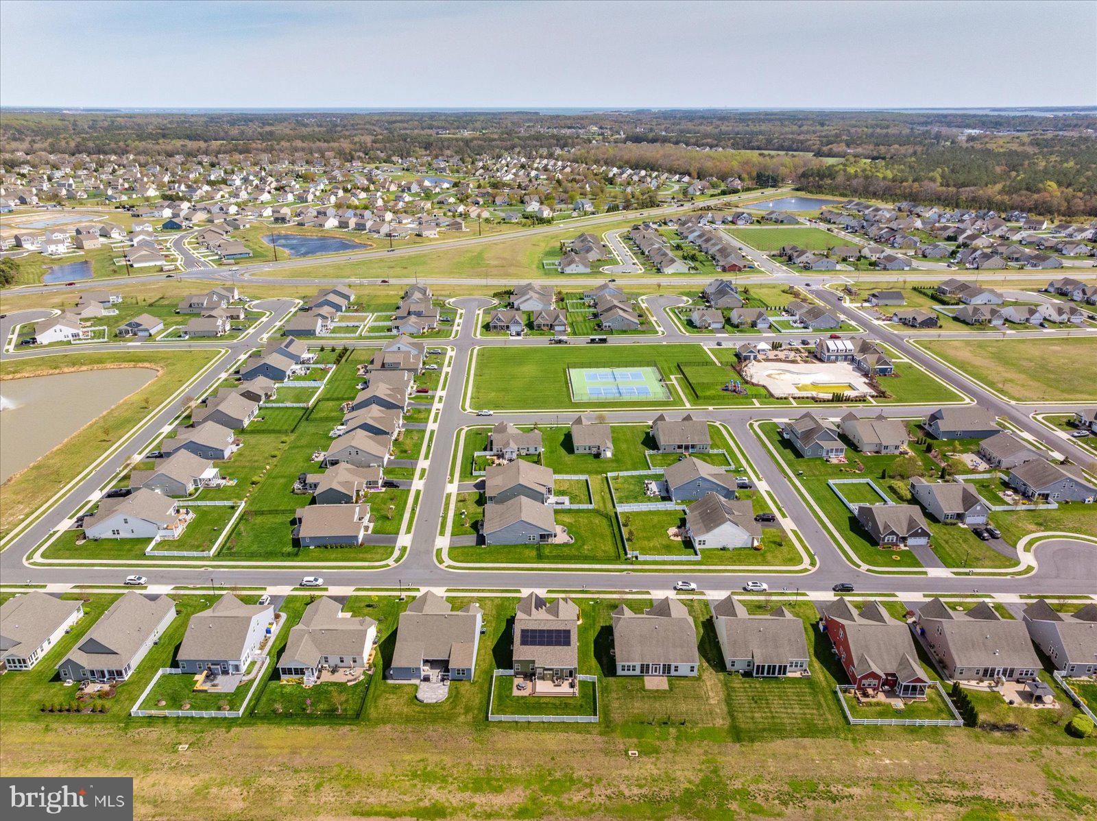 PELICAN POINT - Residential