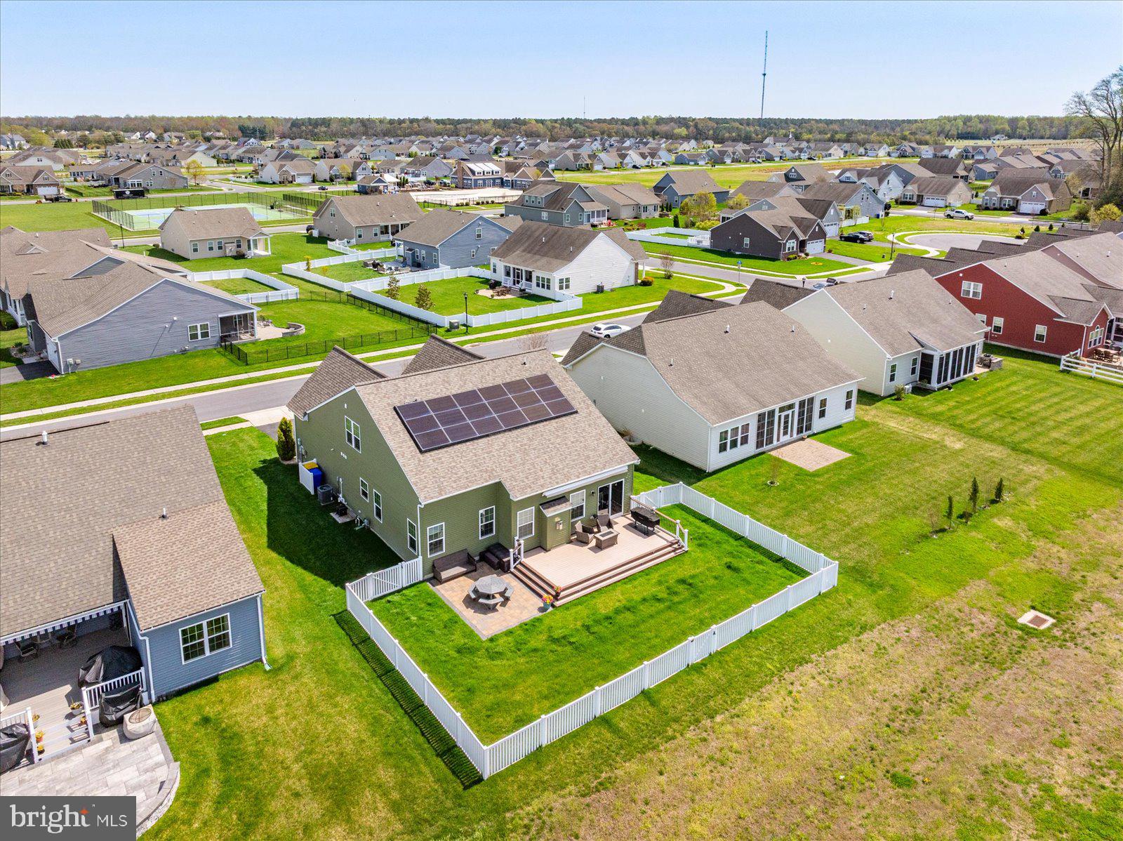 PELICAN POINT - Residential