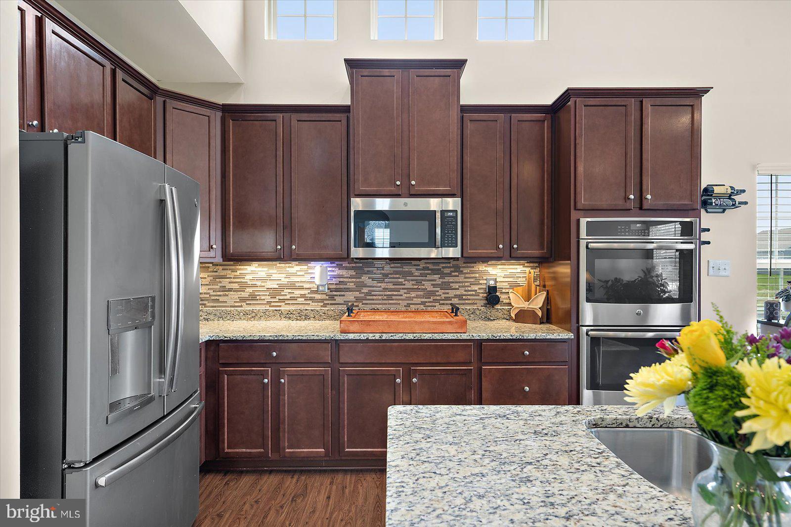 PELICAN POINT - Residential