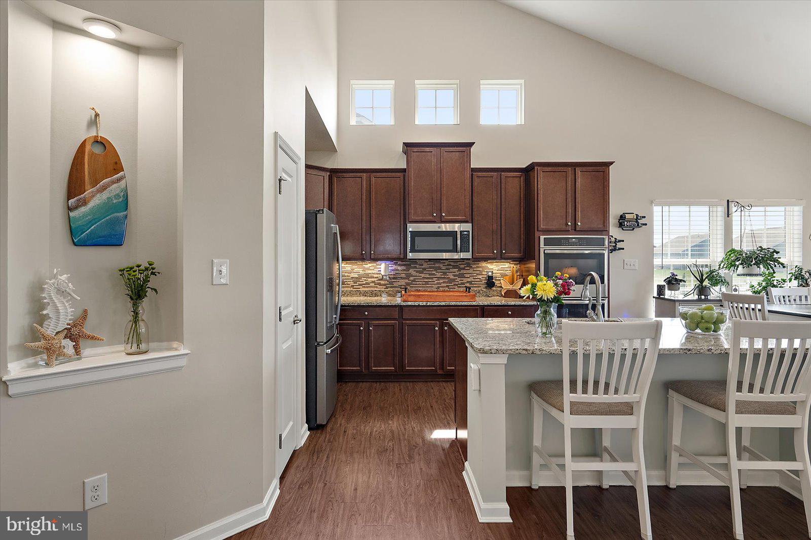 PELICAN POINT - Residential