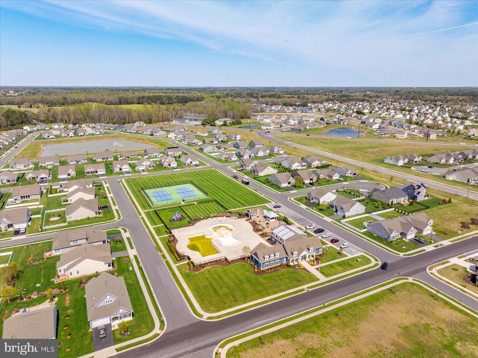 PELICAN POINT - Residential