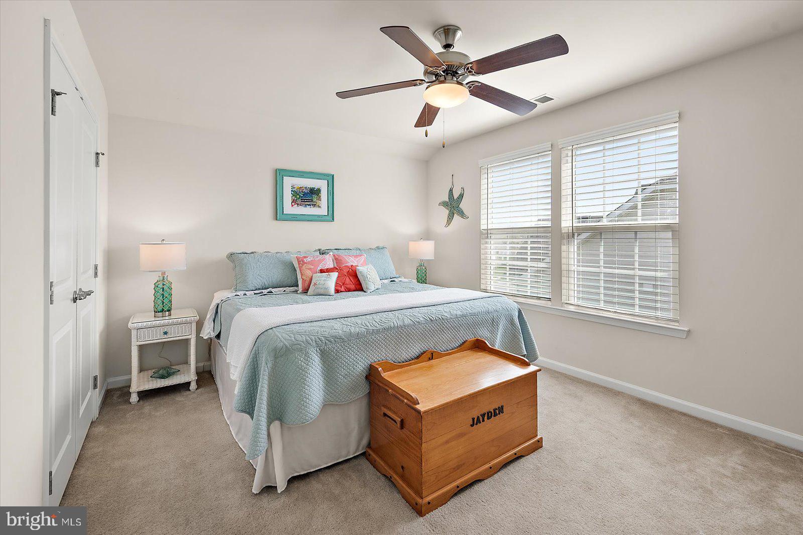 PELICAN POINT - Residential