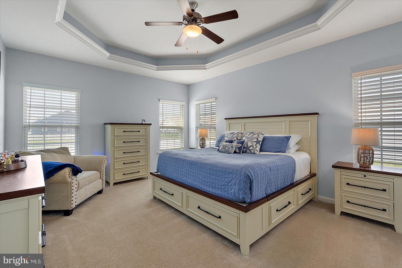 PELICAN POINT - Residential