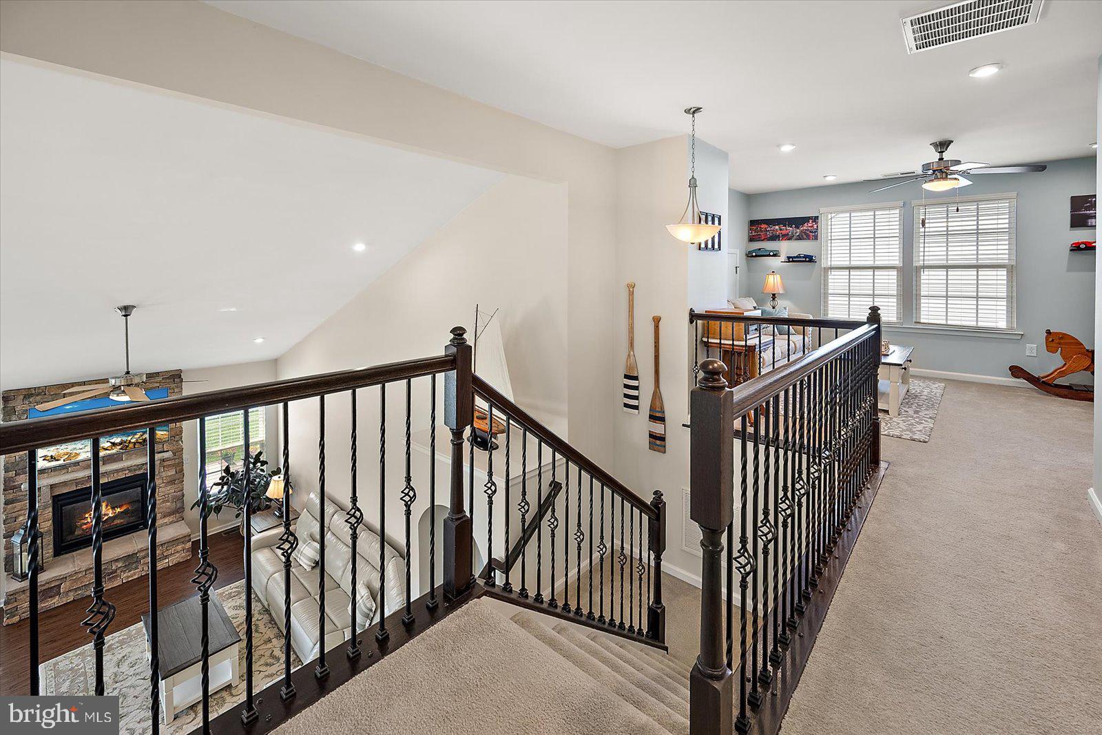 PELICAN POINT - Residential