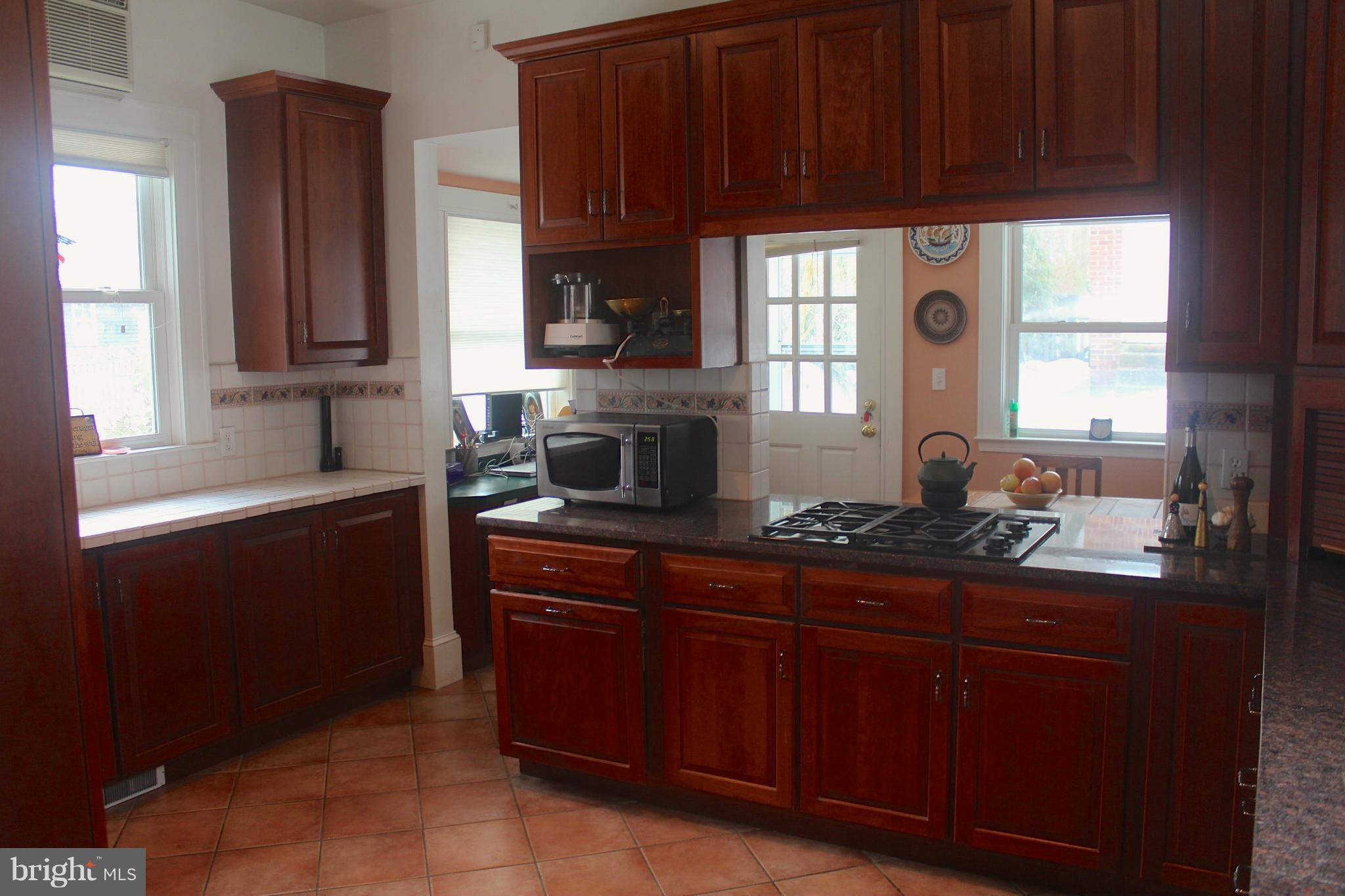 ROLAND PARK - Residential