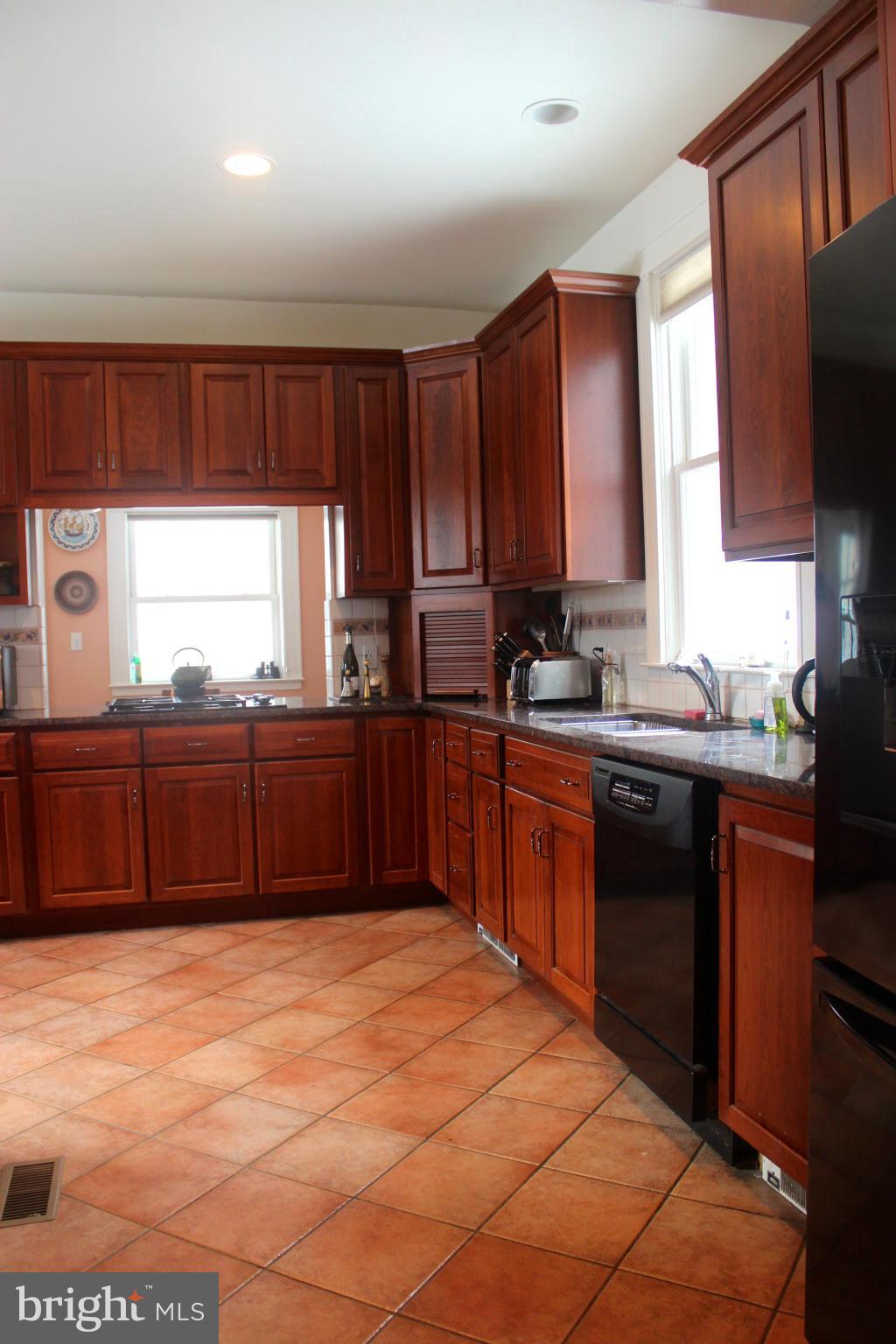 ROLAND PARK - Residential