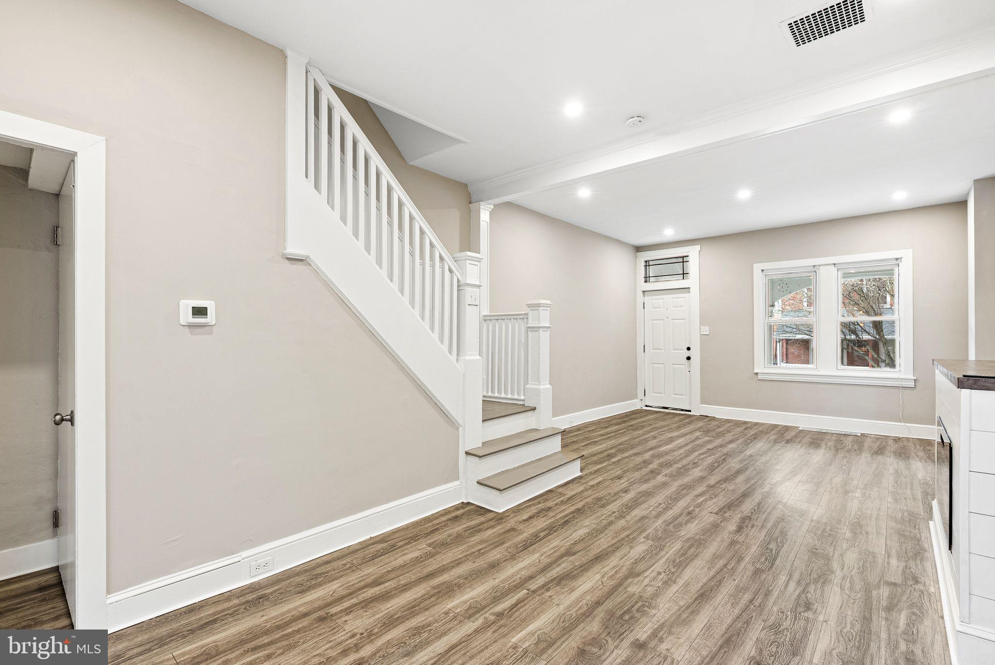 LANCASTER - Residential