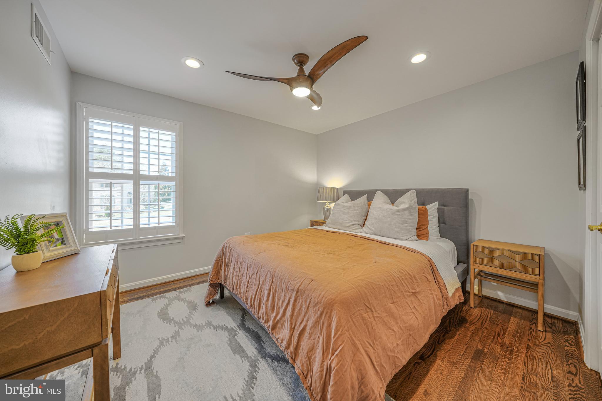 LOCKMEADE - Residential