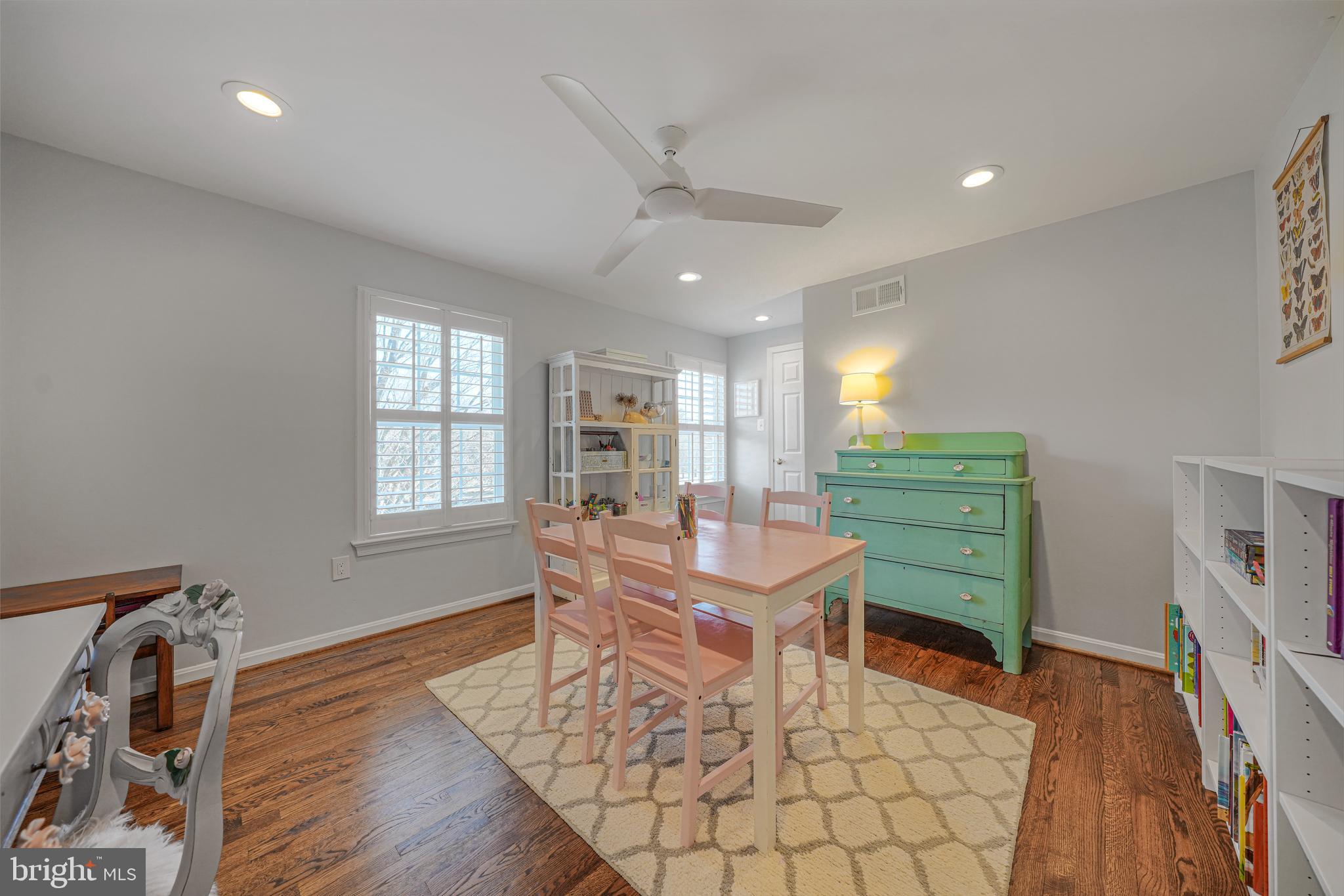 LOCKMEADE - Residential