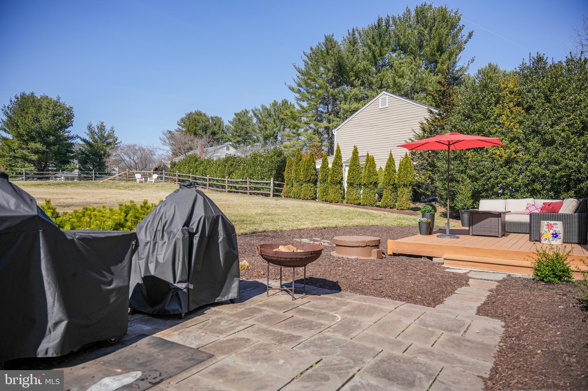 LOCKMEADE - Residential